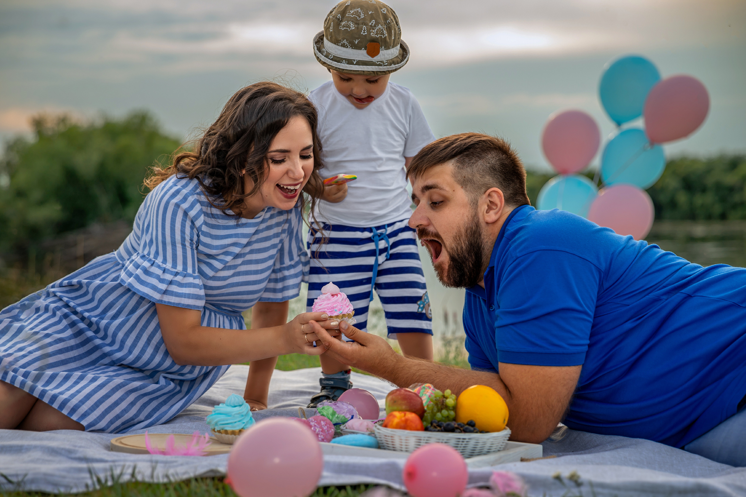 Александр и Анна (Гендерный шар). Фотограф в Канске Нина Пуряева