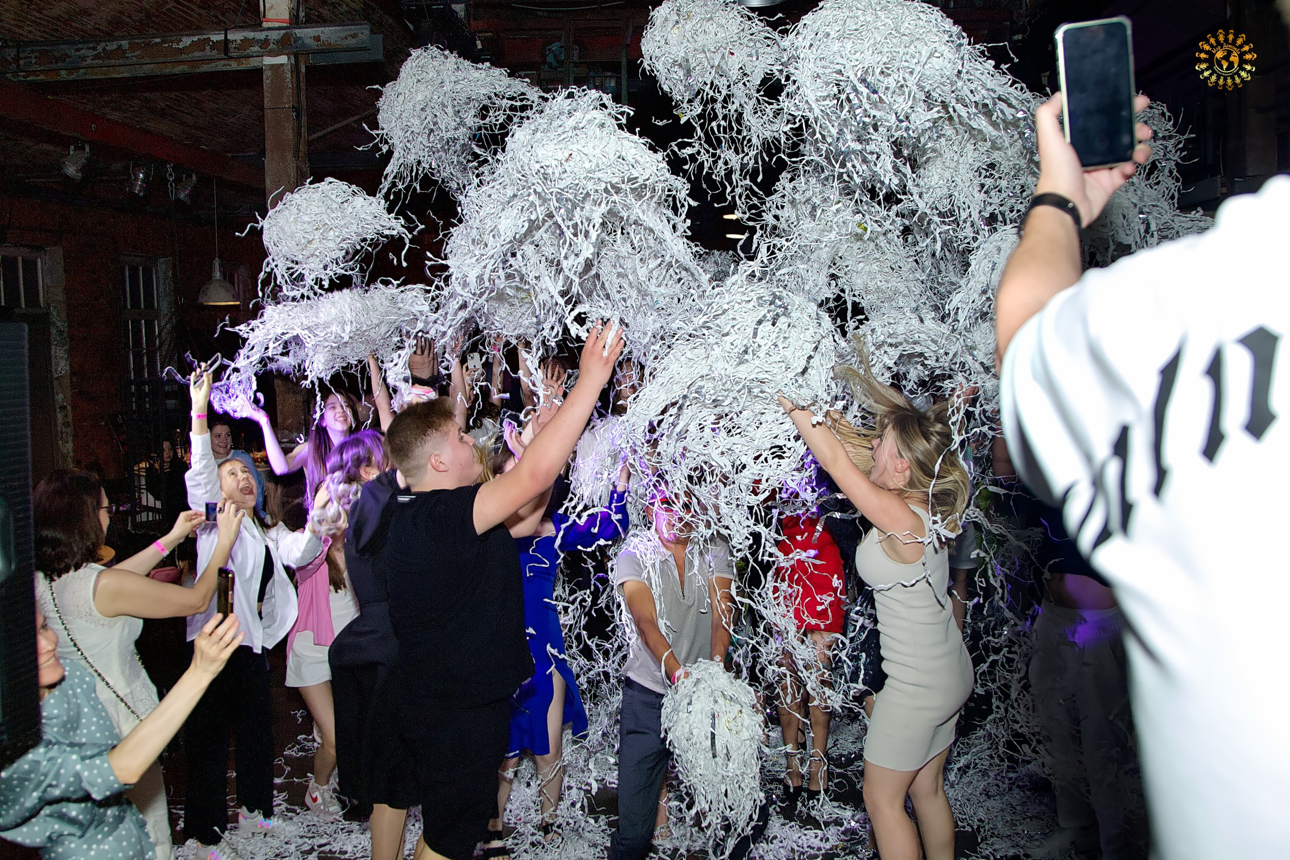 Выпускной 2023 (9-й класс, школа № 46). Loft Urban. Москва. Репортажная съемка в Москве и области. Анималистика