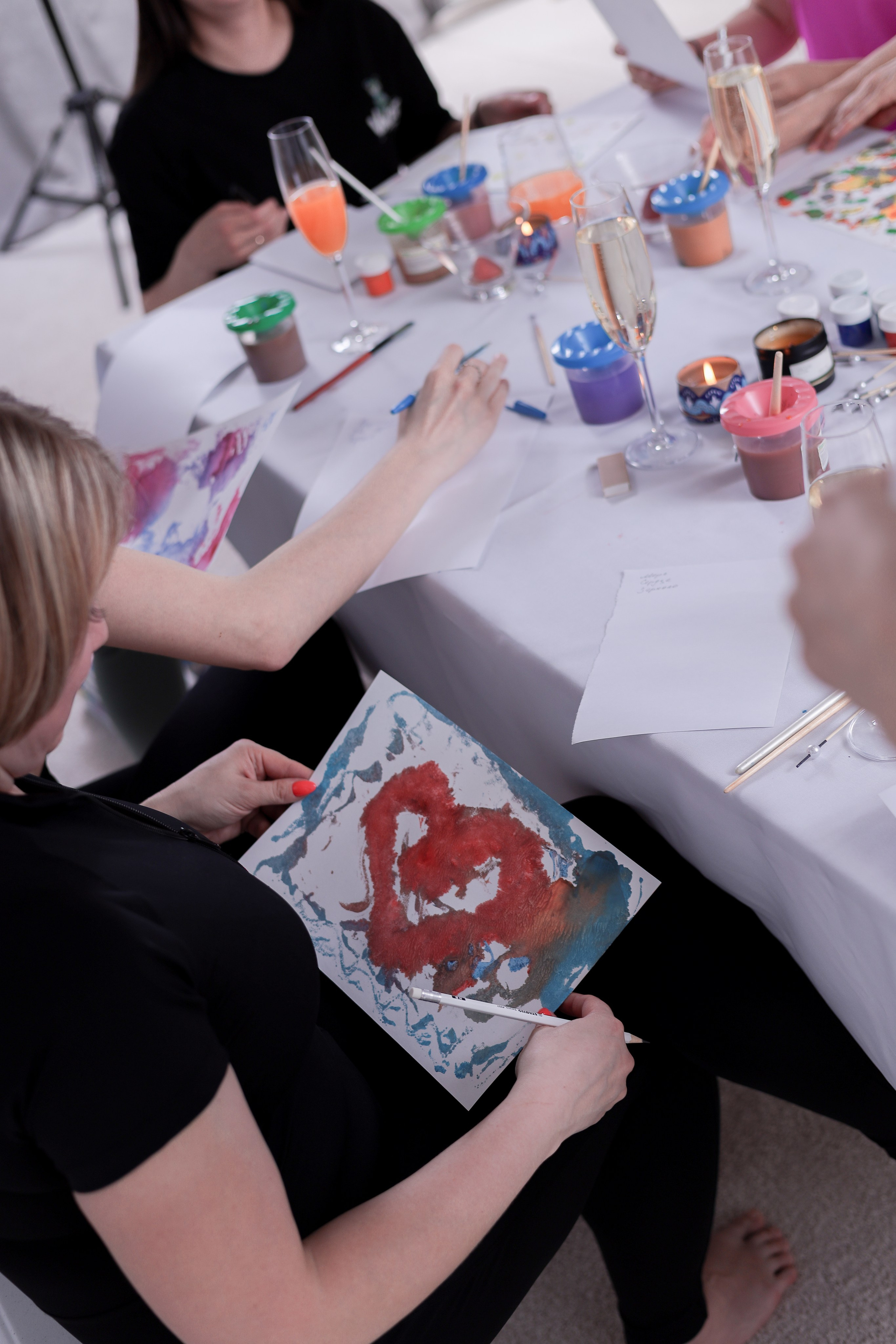 Арт-терапия + аэройога. Фотограф Надршина Лилия