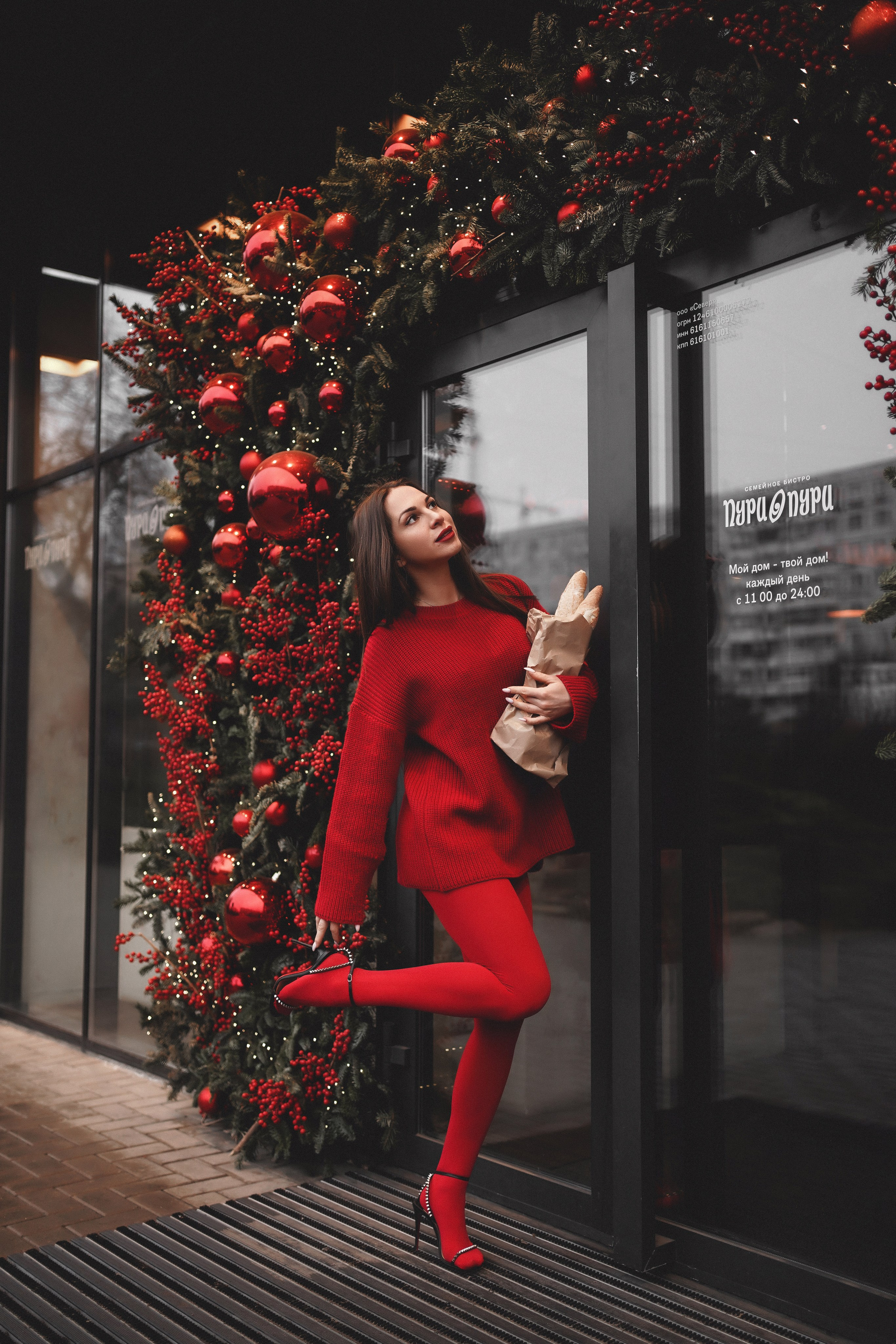 Пури пури. Фотосессия в Ростове-на-Дону. Дарья в ярком образе с батонами. Свадебный фотограф в Ростове-на-Дону. Таинство Крещения и Венчания, семейные фотосессии. Алёна Чёботова