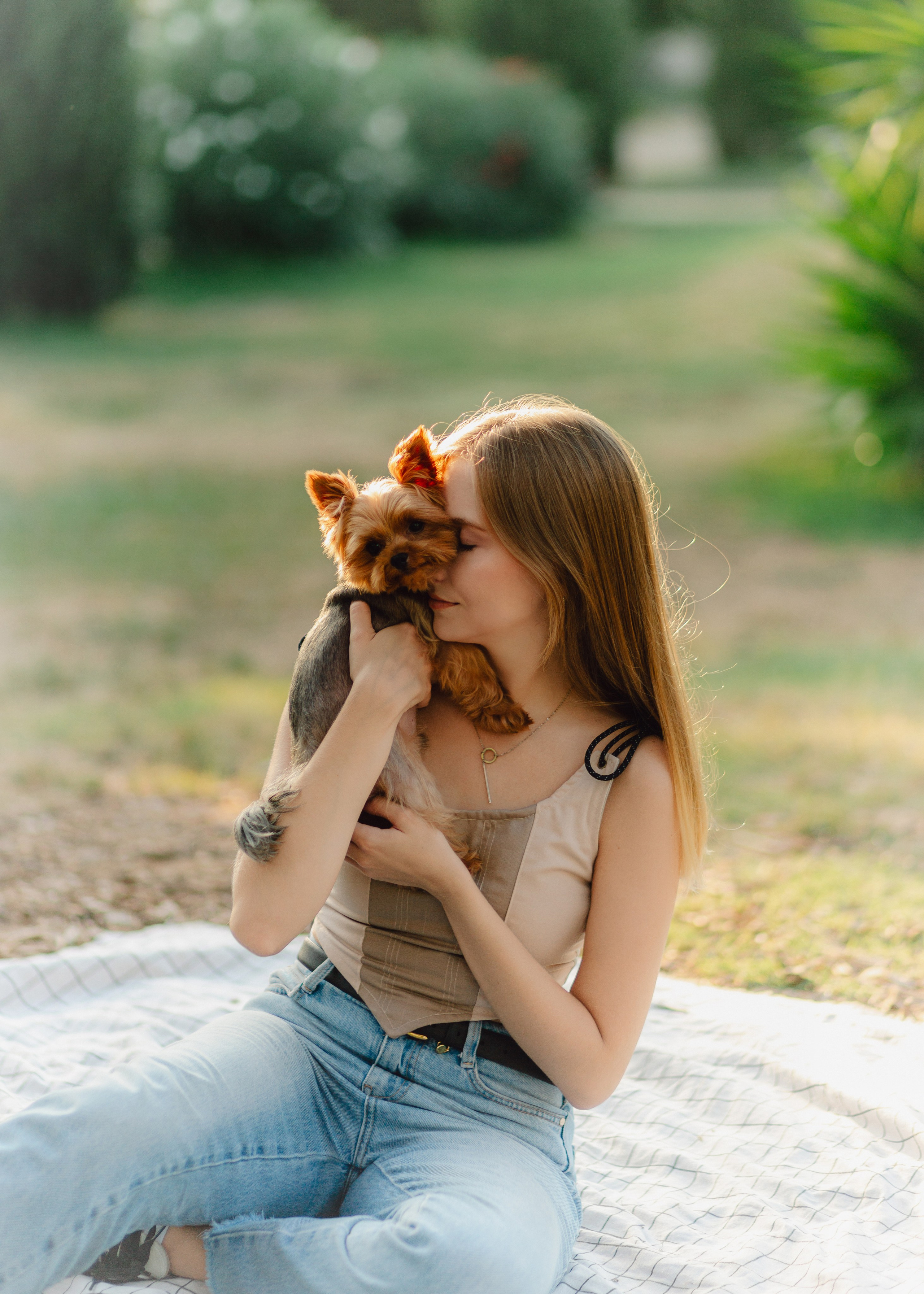 Julia & Her Playful Stitch. Barbara Isaeva