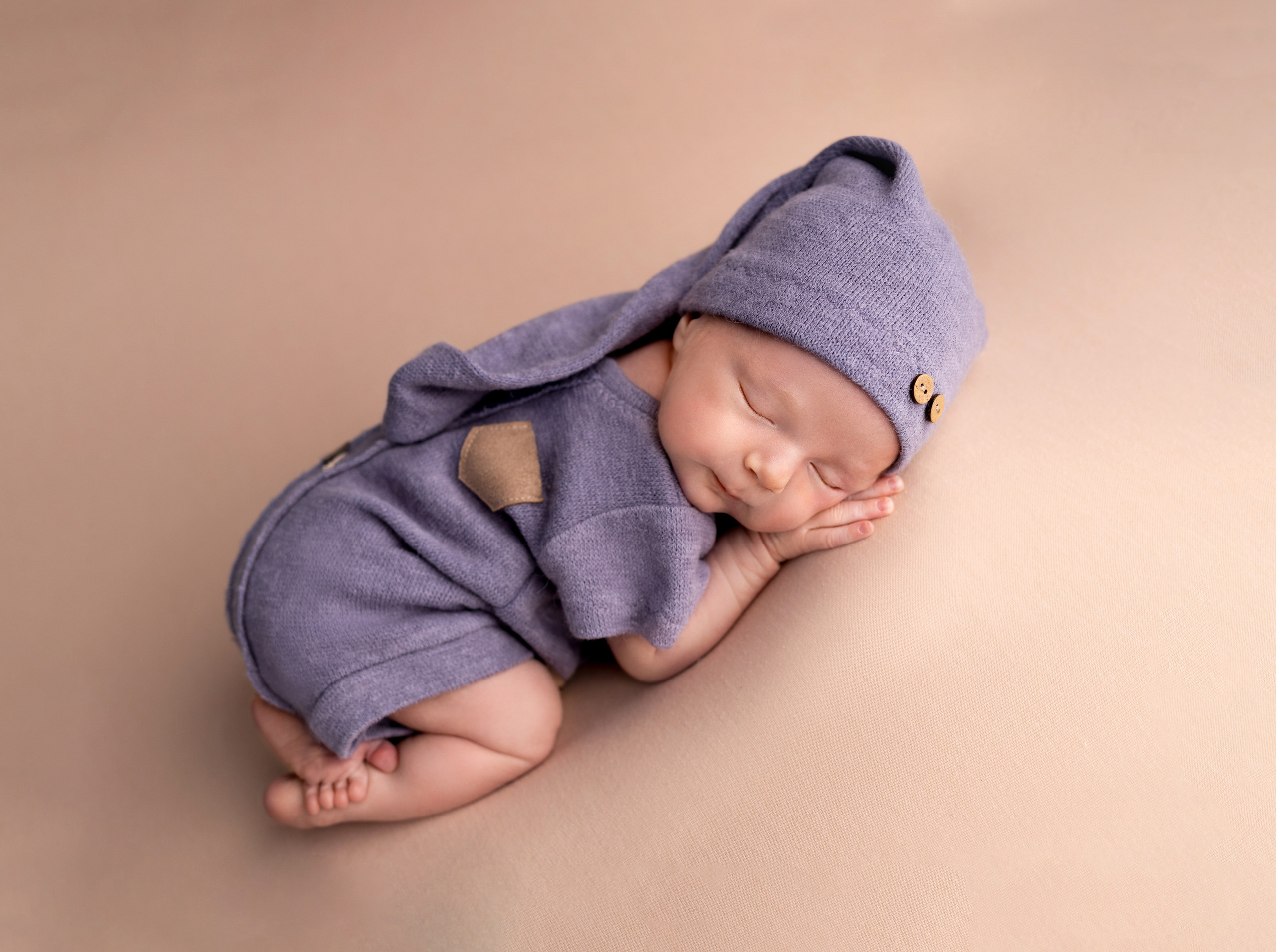 Классическая фотосессия малыша. Фотограф новорожденных малышей в Омске и Омской области Эльвира Камаева