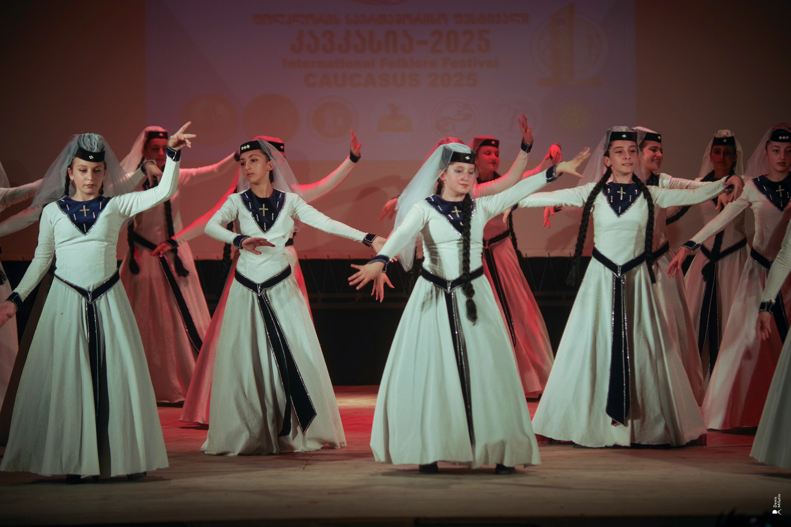 Танцы в прекрасном Они. Портретный фотограф Денис Милютин