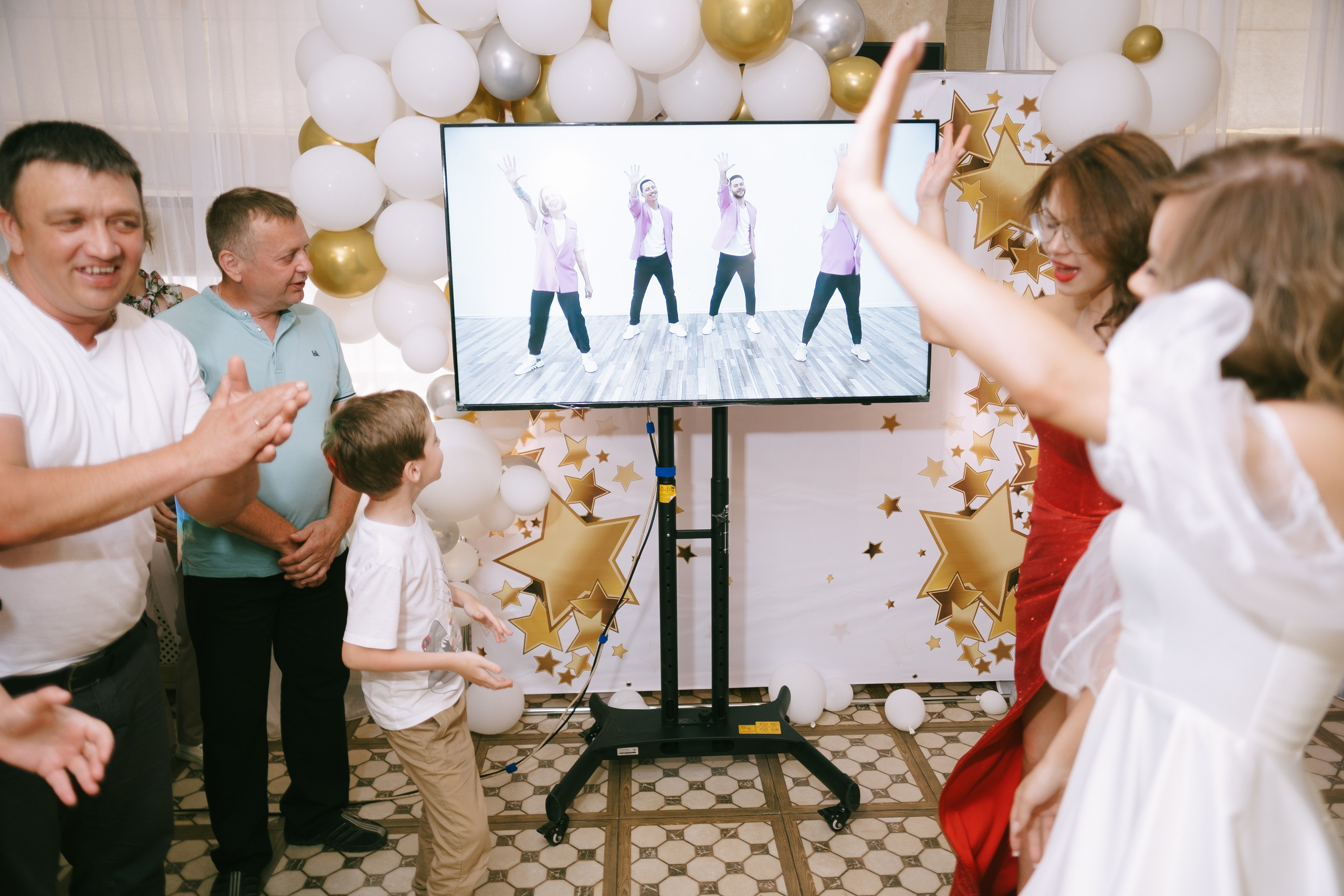 Выпускной школа 33. Свадебный и репортажной фотограф Денис Ожигин в Краснодаре и Краснодарском крае