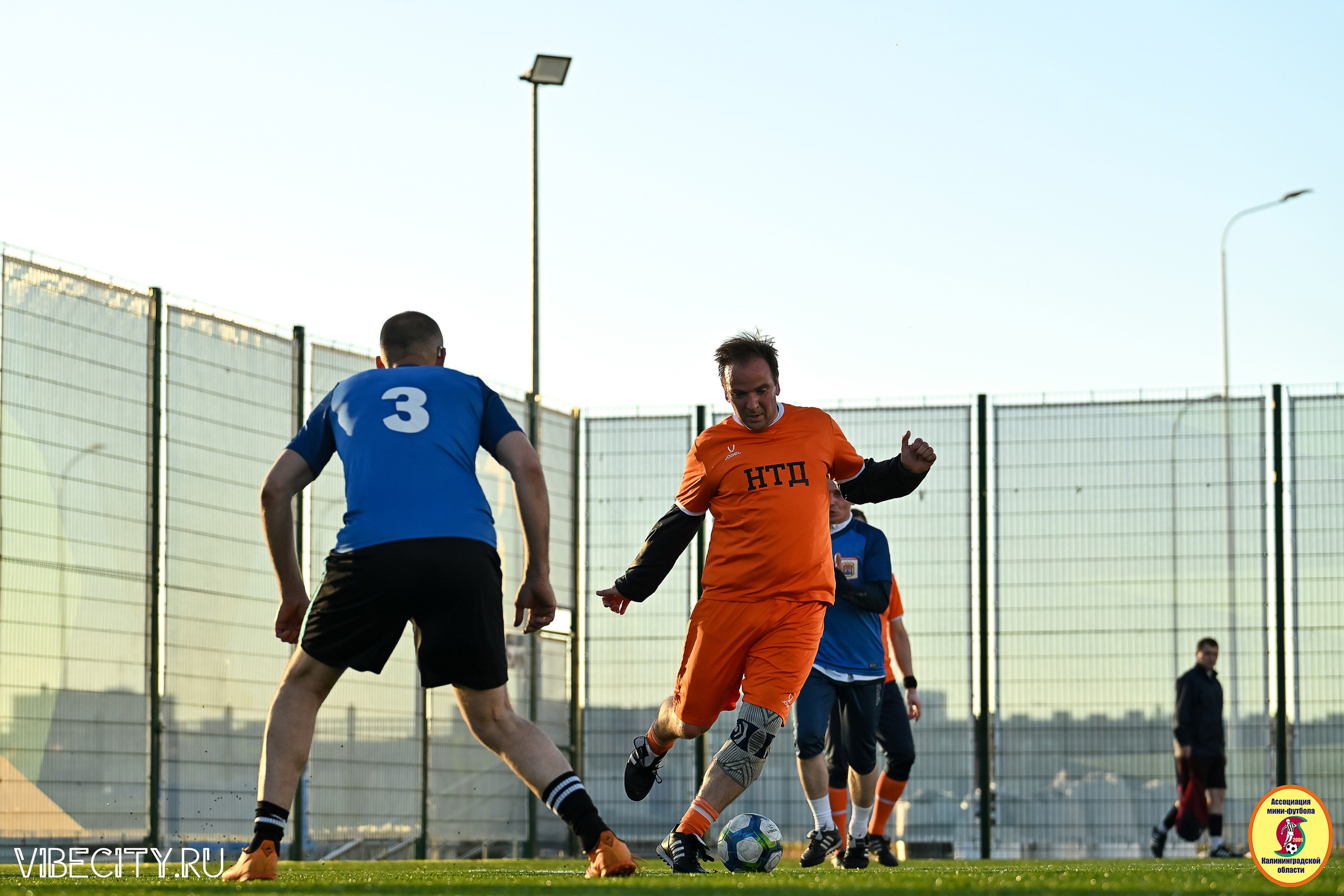 ИГРЫ МИНИ-ФУТБОЛЬНОЙ И КОРПОРАТИВНОЙ ЛИГИ. VIBECITY.RU Вайб Сити Ру Фоторепортажи Фотоотчеты Калининград