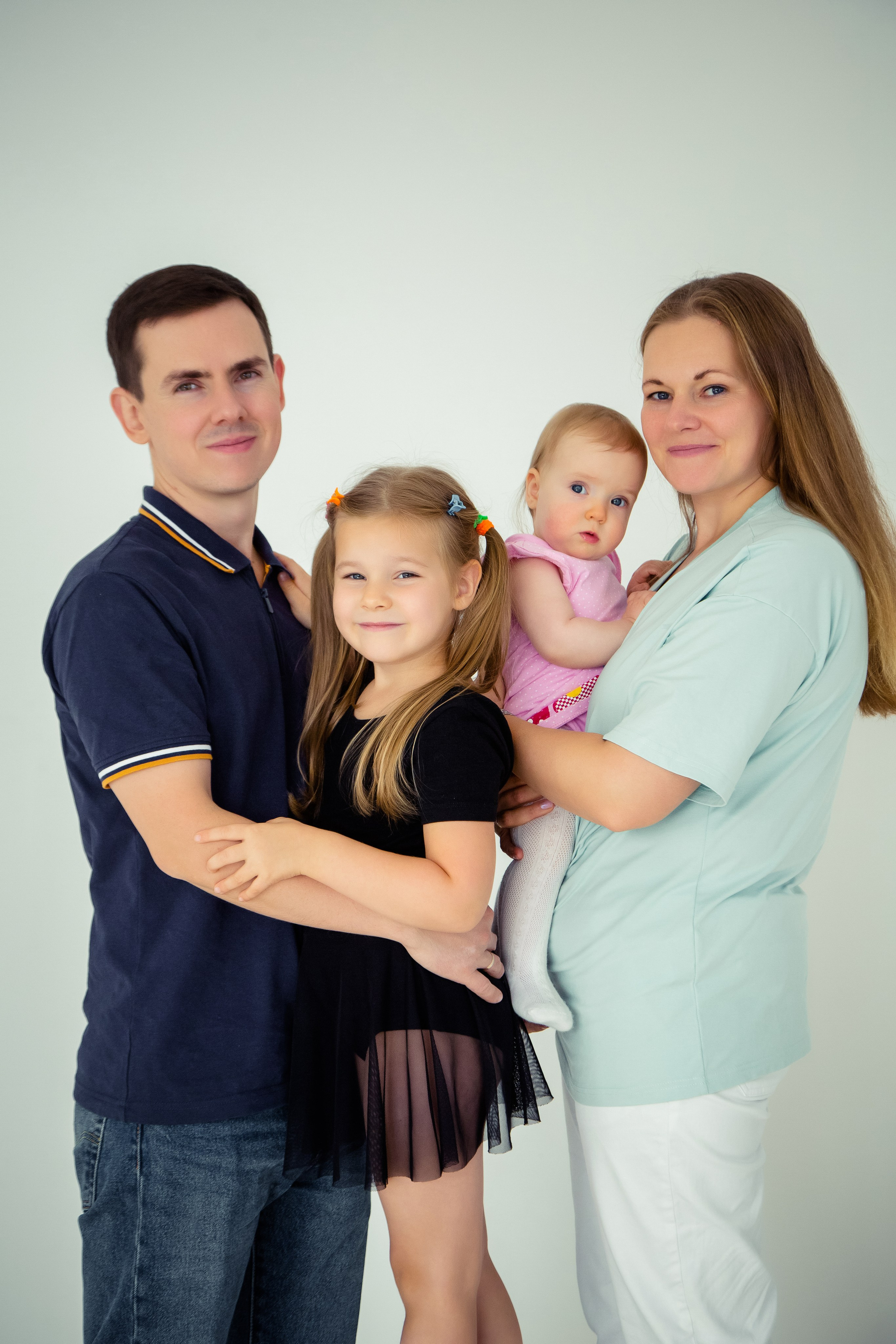 Семейная фотосессия в студии One take studio VANILLA. Свадебный и семейный фотограф в Москве и Подмосковье Лариса Козлова