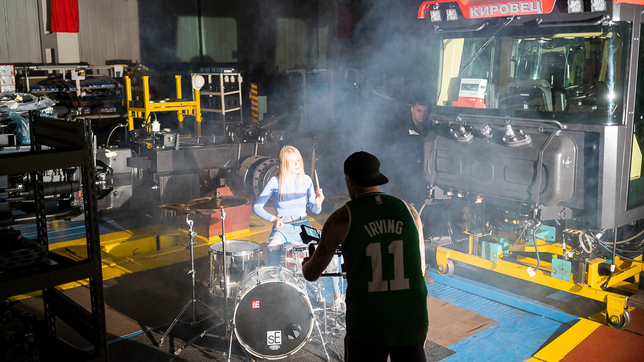 Кировский завод. Графический дизайнер Илья Левченко