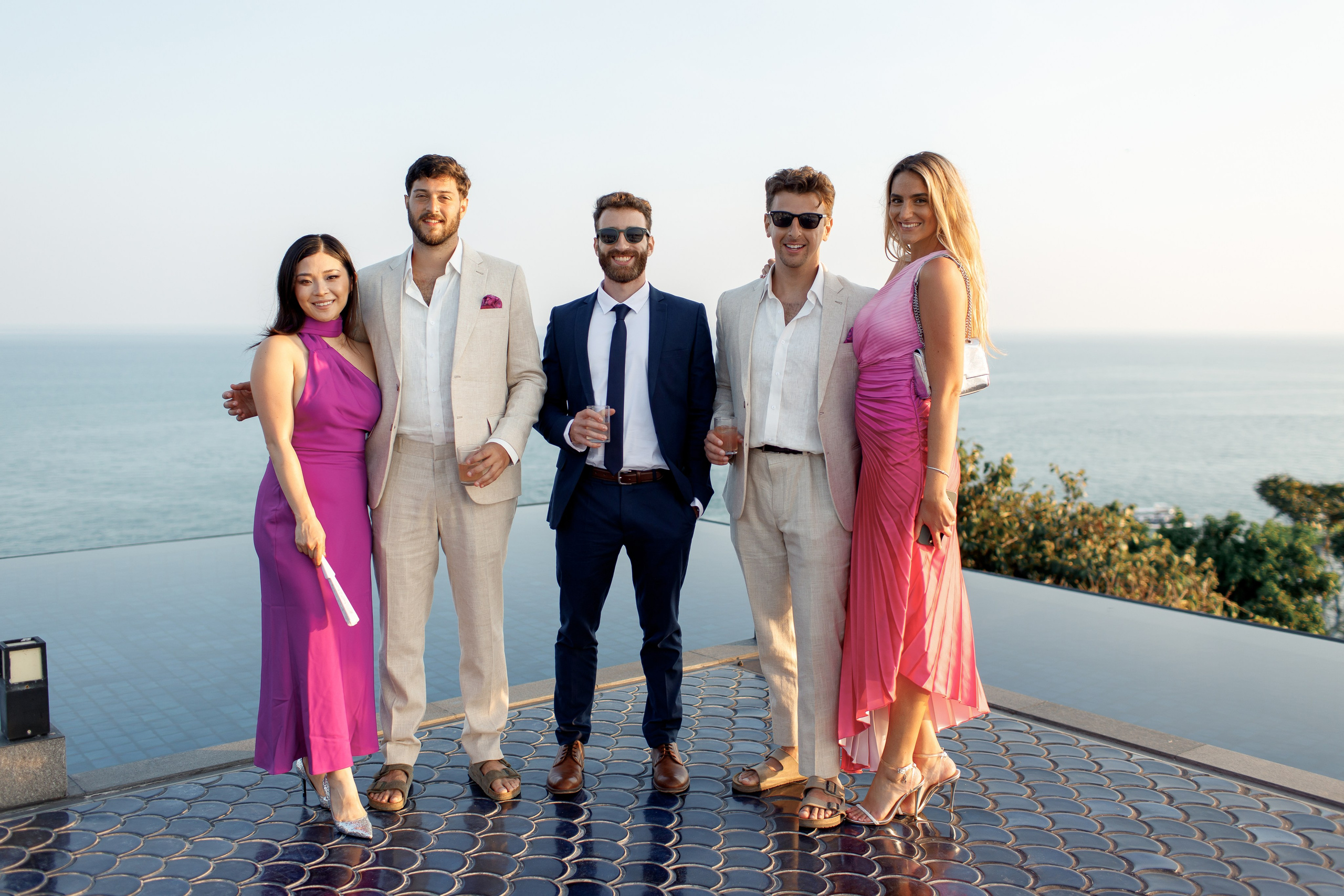 Свадьба с гостями на Пхукете. Фотограф на Пхукете в Таиланде