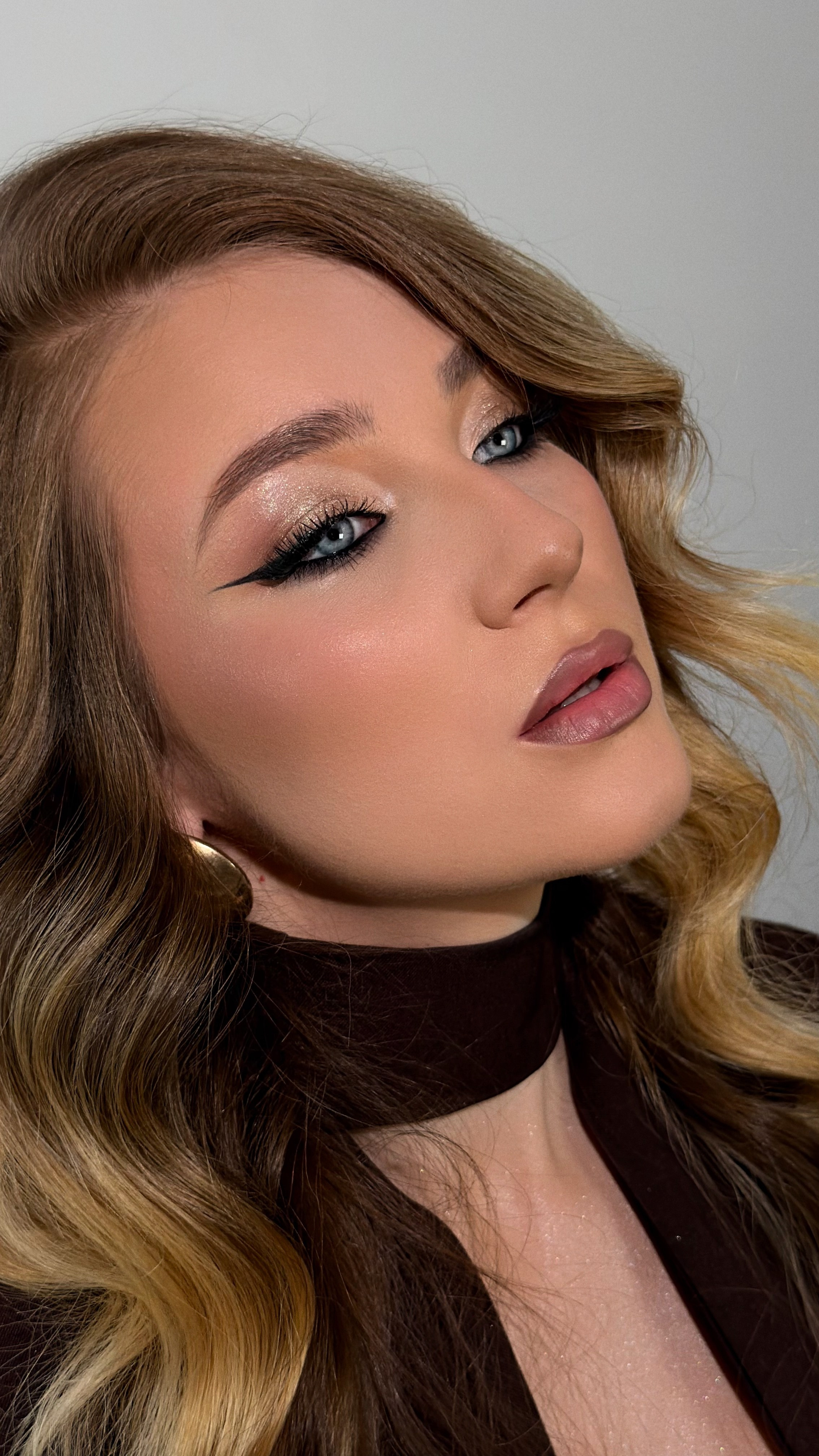 Образы. Студия визажистов, стилистов по прическам, бровистов и мастеров по ресницам