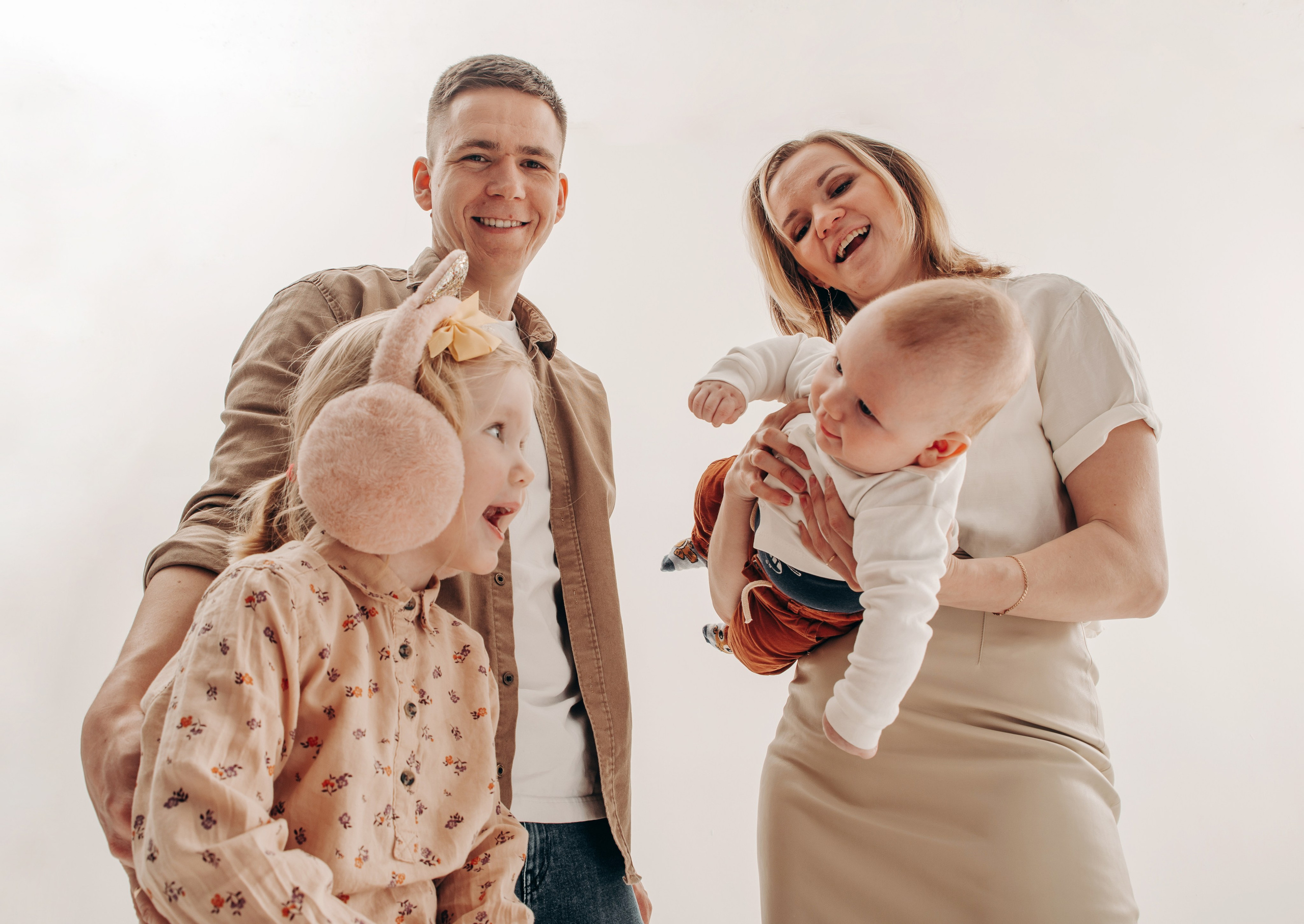 Семейная история в минималистичном стиле. Фотограф вашей улыбки. Москва