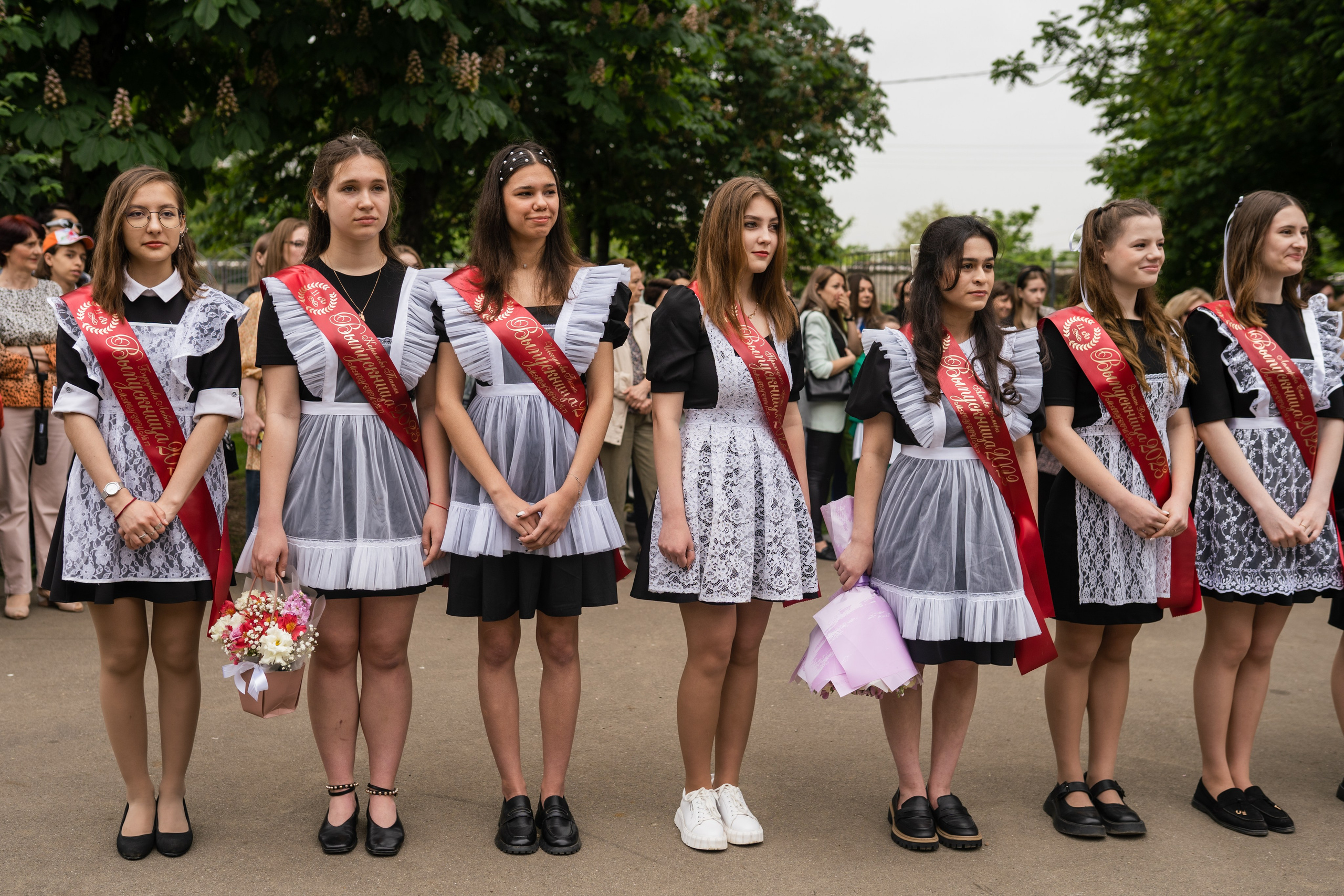 Последний звонок (СШ 77). Выпускные альбомы «Поколение» в городе Краснодар