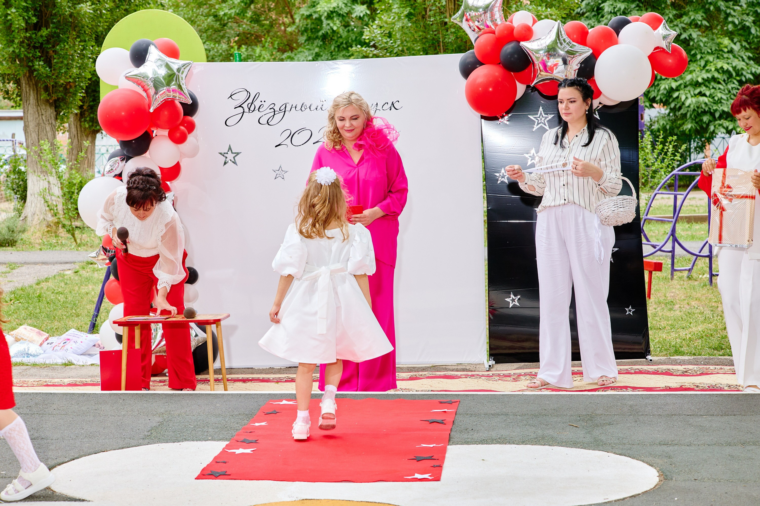 Выпускной 45 сад. Фотограф Выпускные альбомы Таганрог Сергей Коробченко