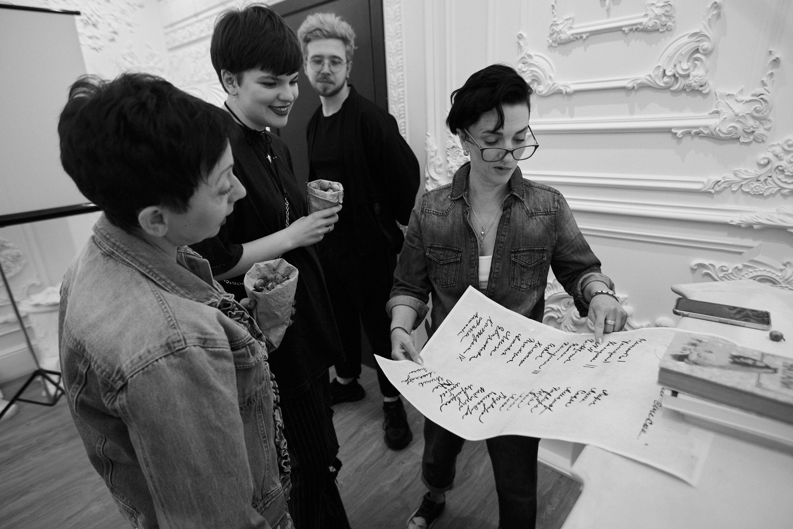 Лекция в салоне «Аврора». Фотограф Юлия Маринина