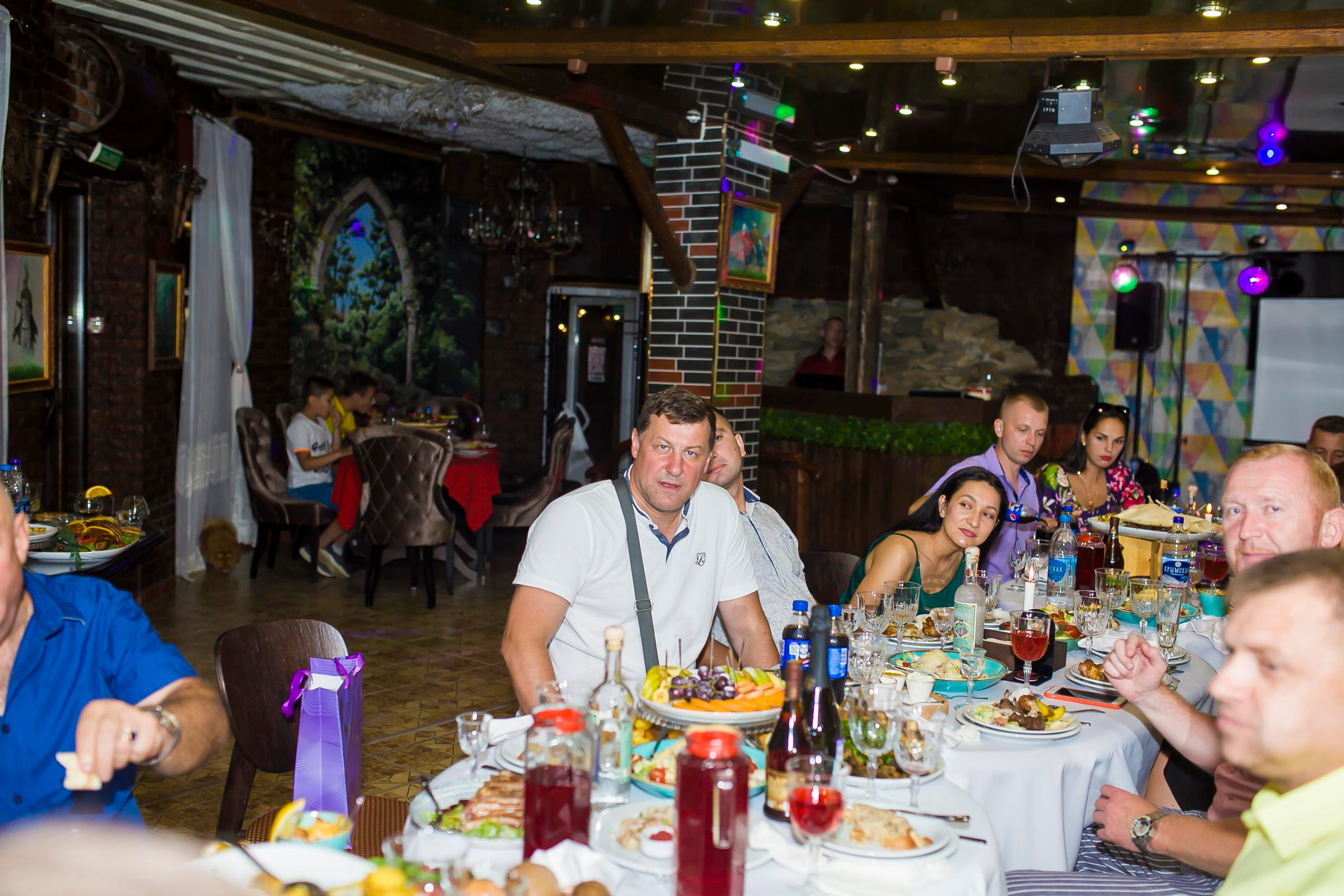 Юбилей Ивана. Дизайн интерьера Керчь, дизайнер интерьера Еремина Мария Керчь, Симфер