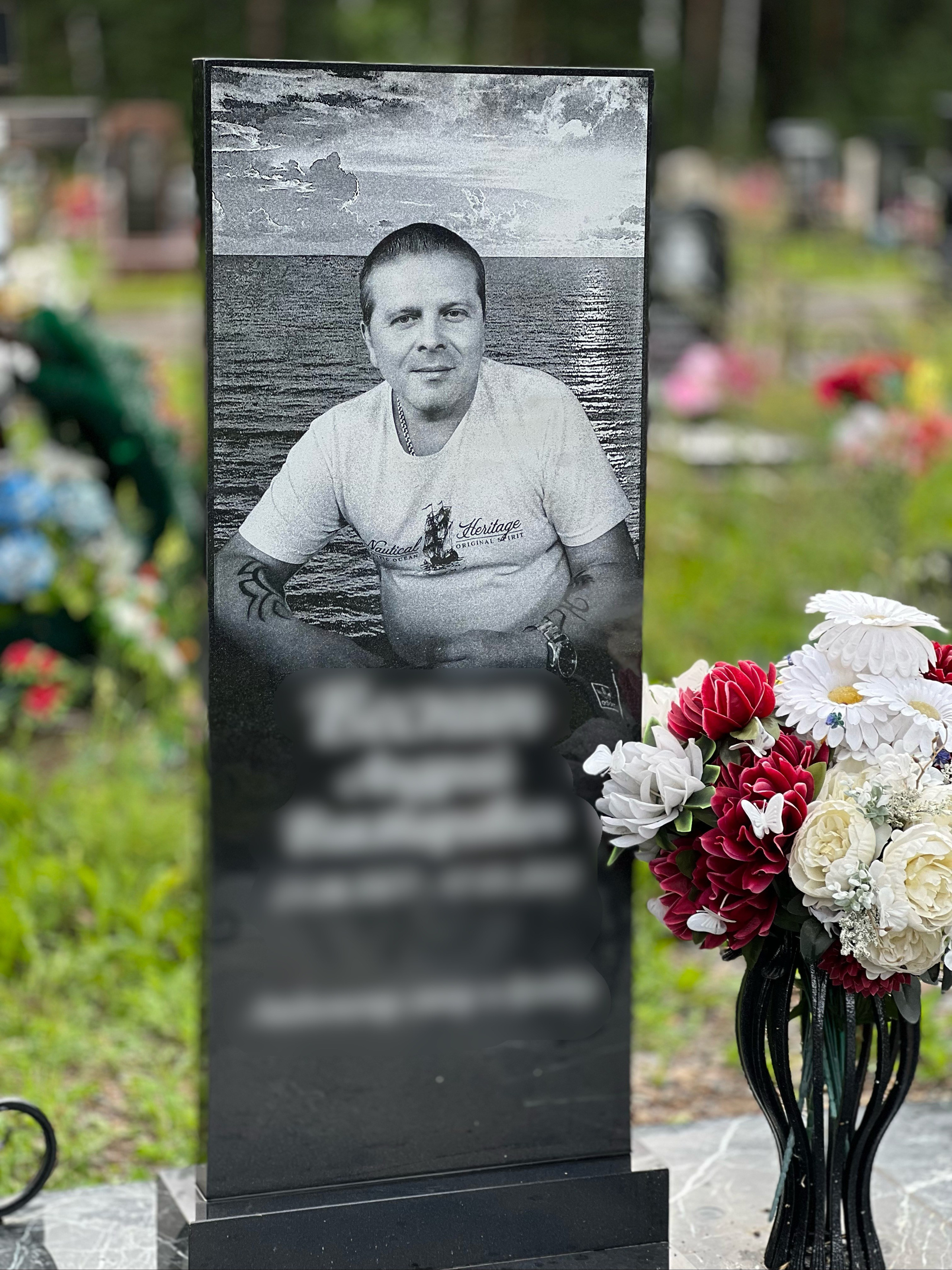 Гравировка от наших художников. ГРАНИТ26 Ритуальные услуги Железногорск. Благоустройство могил, продажа памятников