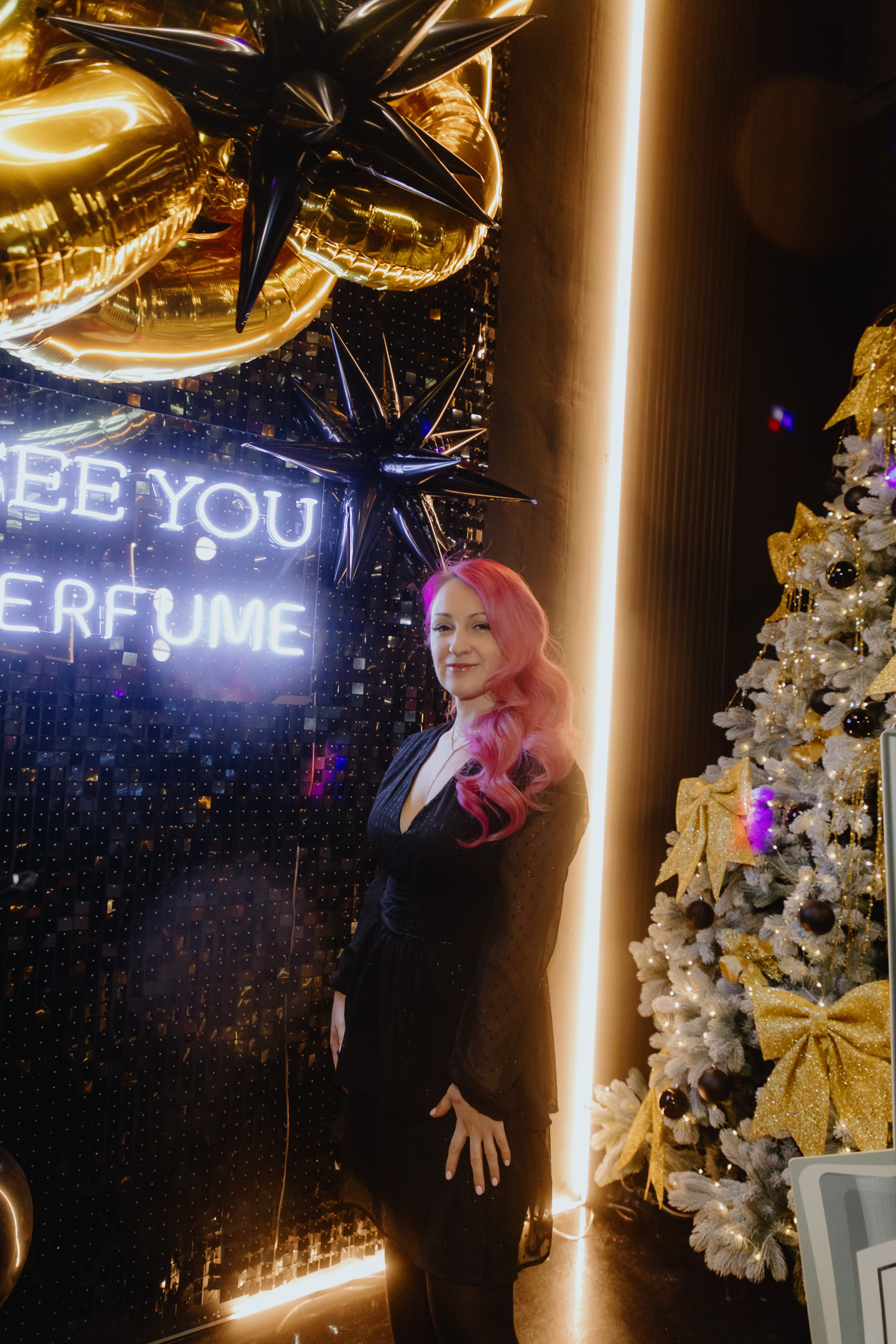 See `You Perfume. Фотограф в Москве и Санкт-Петербурге Дарина