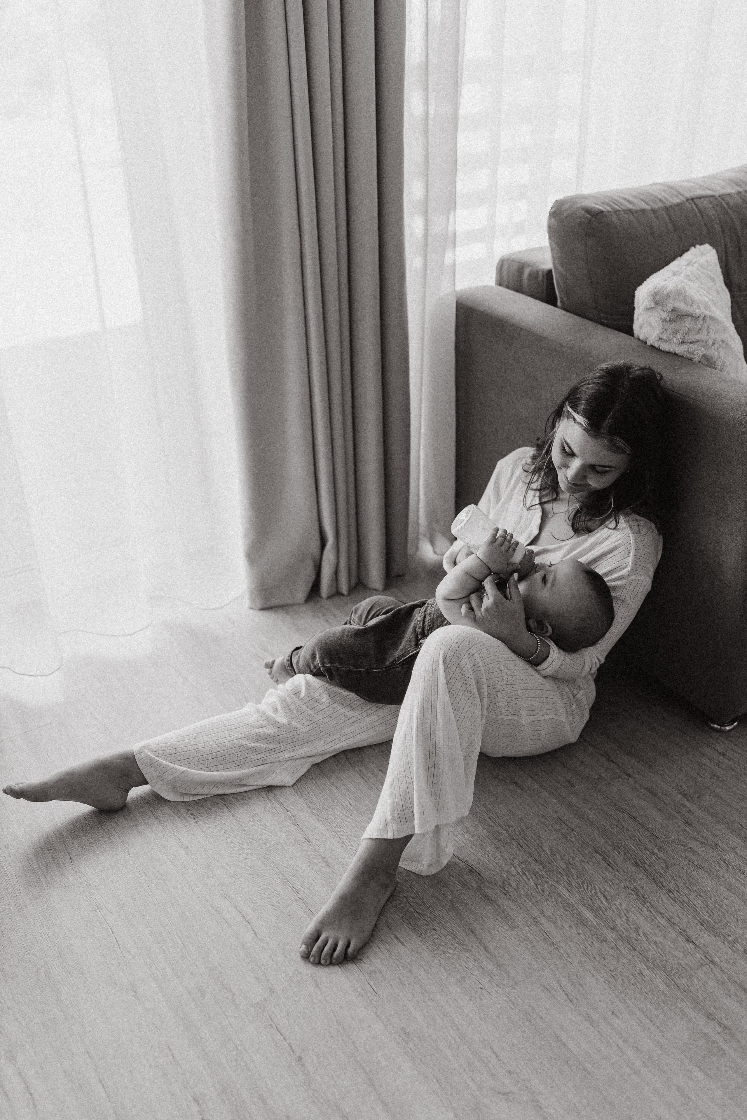 Яна и Тимофей. Домашняя съёмка. Семейный фотограф Тихвин, Санкт-Петербург и ЛО