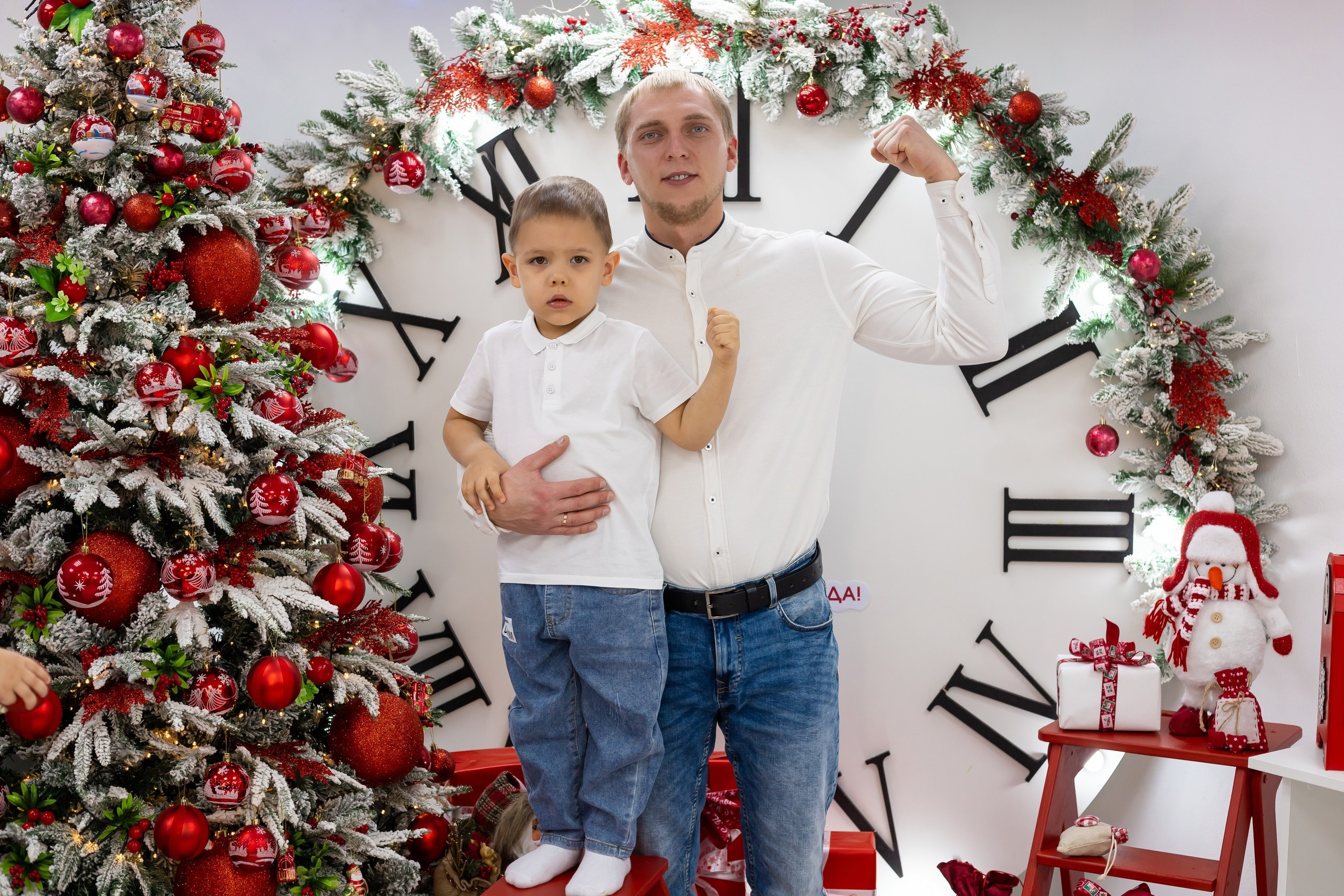 Семейная новогодняя фотосессия. Фотостудия «Олеся». Фотостудия в г. Верхняя Пышма