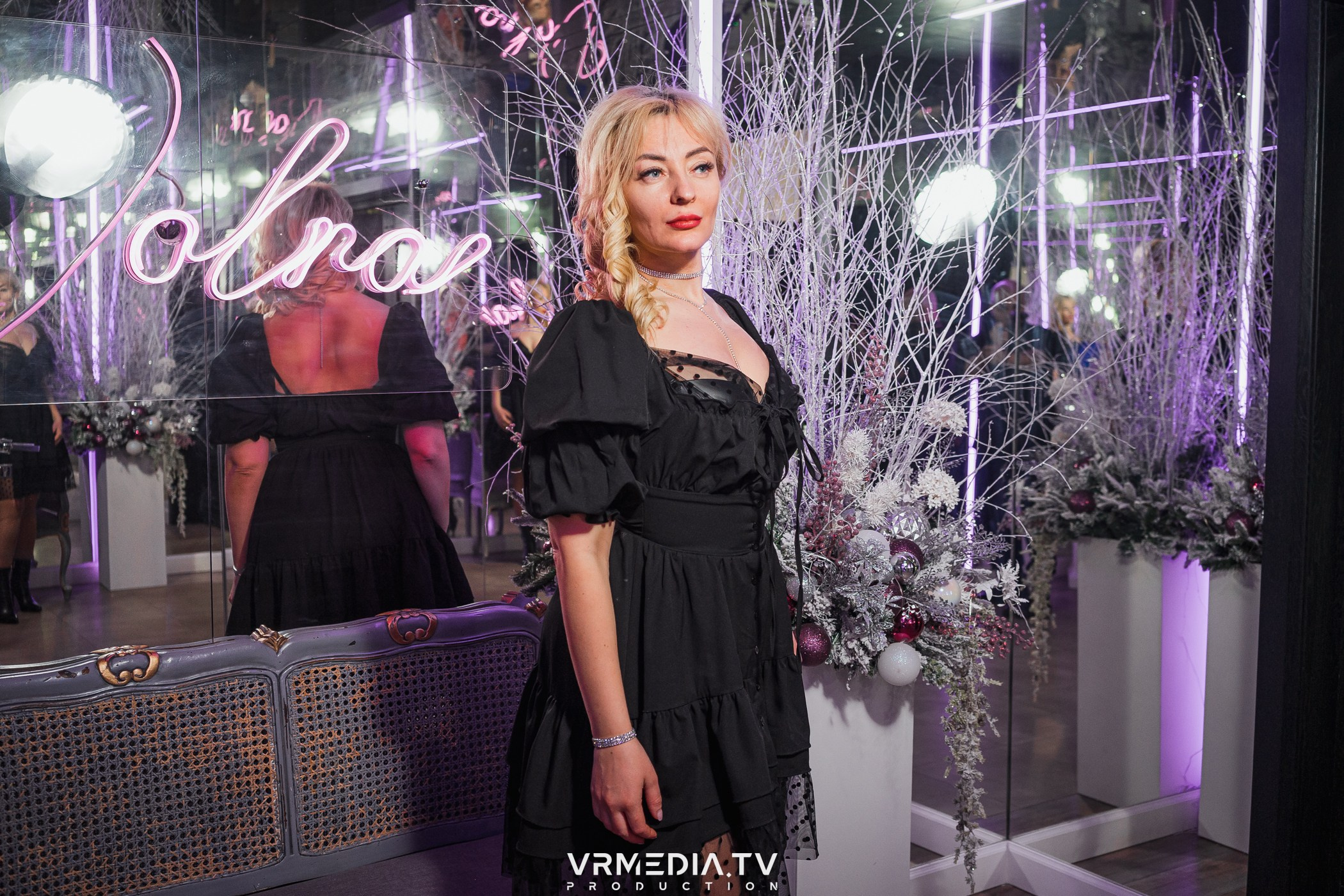 НОВОГОДНЯЯ РАЗМИНКА в караоке-баре «Volna»