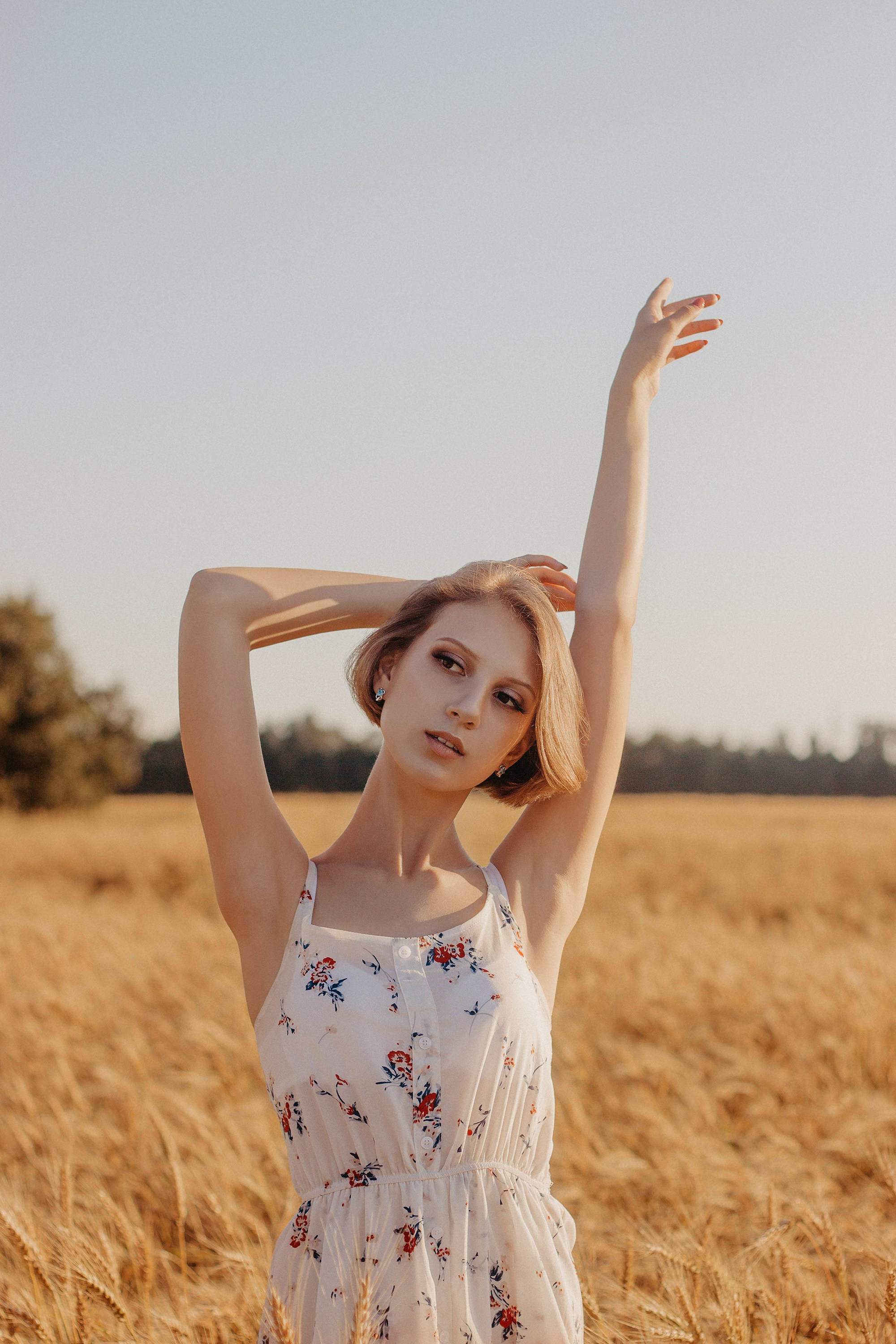 В золотых колосьях нежно ветер шепчет. Свадебный фотограф Илья Бринк