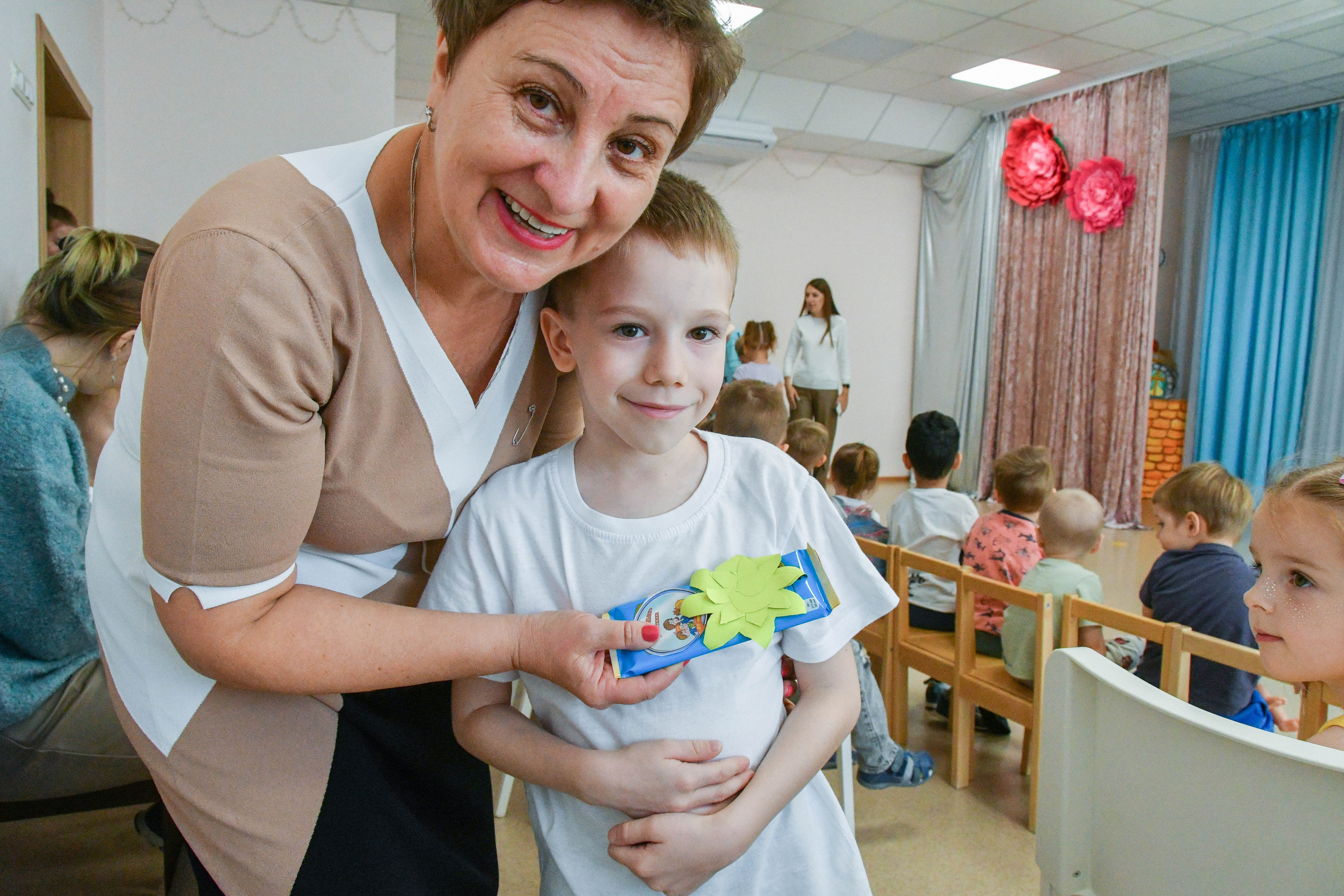 2023 г. День дошкольного работника и прогулка. Репортажный и детский фотограф в Новосибирске