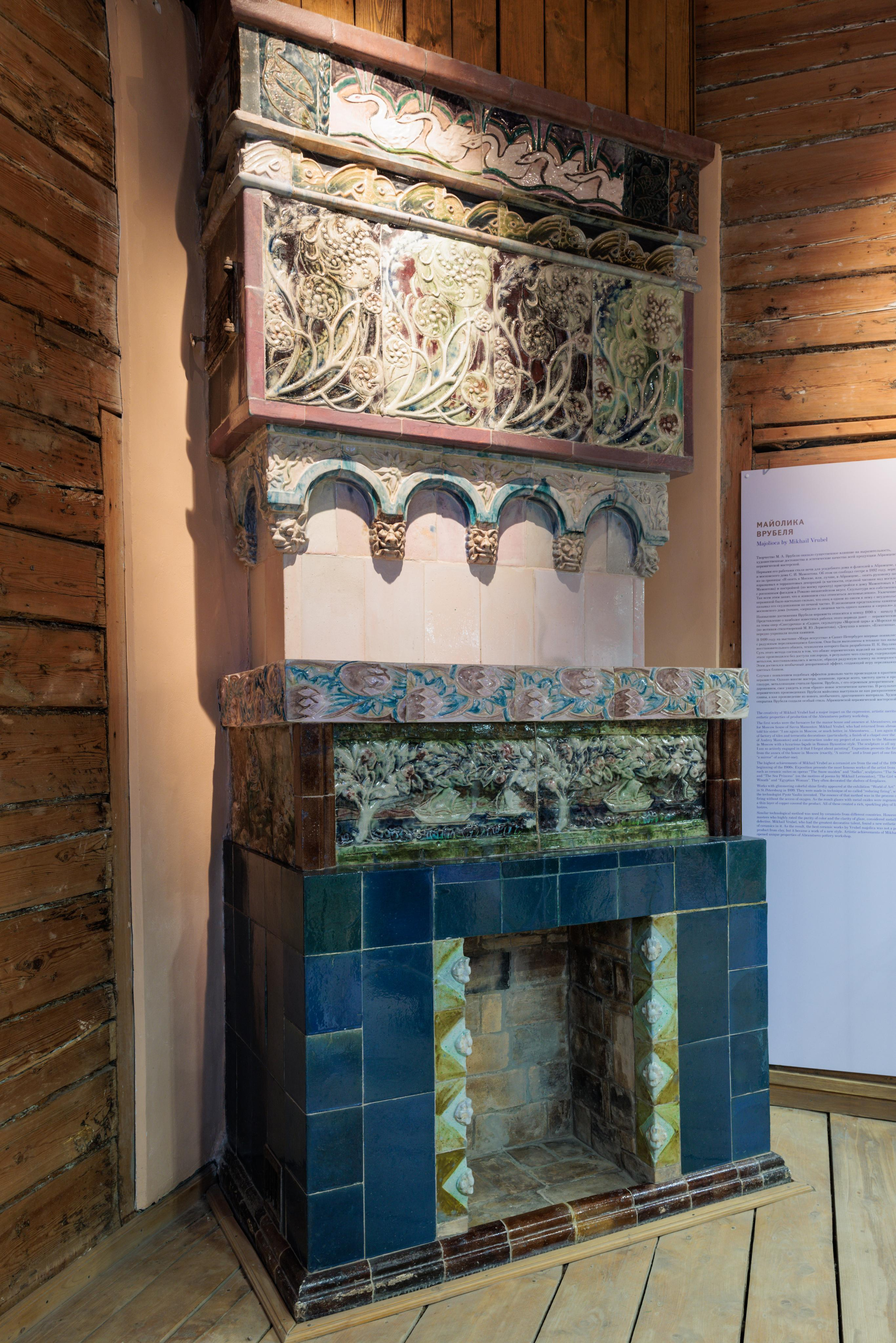 Внутреннее убранство дома в усадьбе Абрамцево