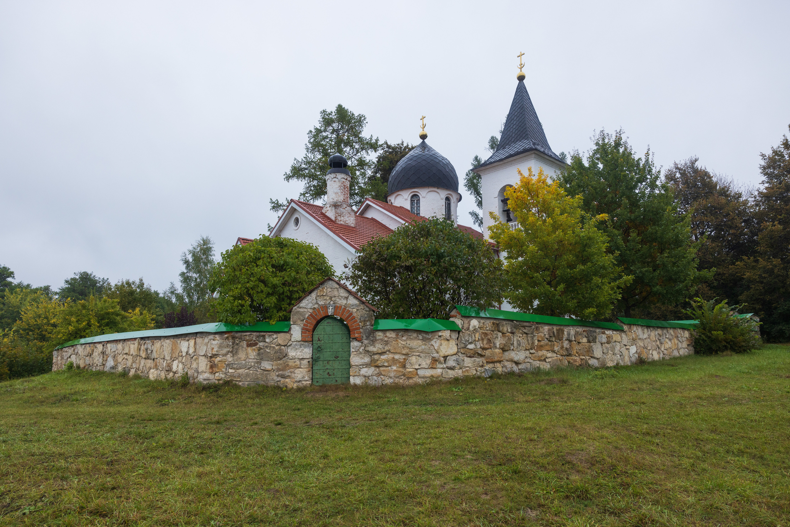 Троицкая церковь у села Бёхово Заокского района Тульской области