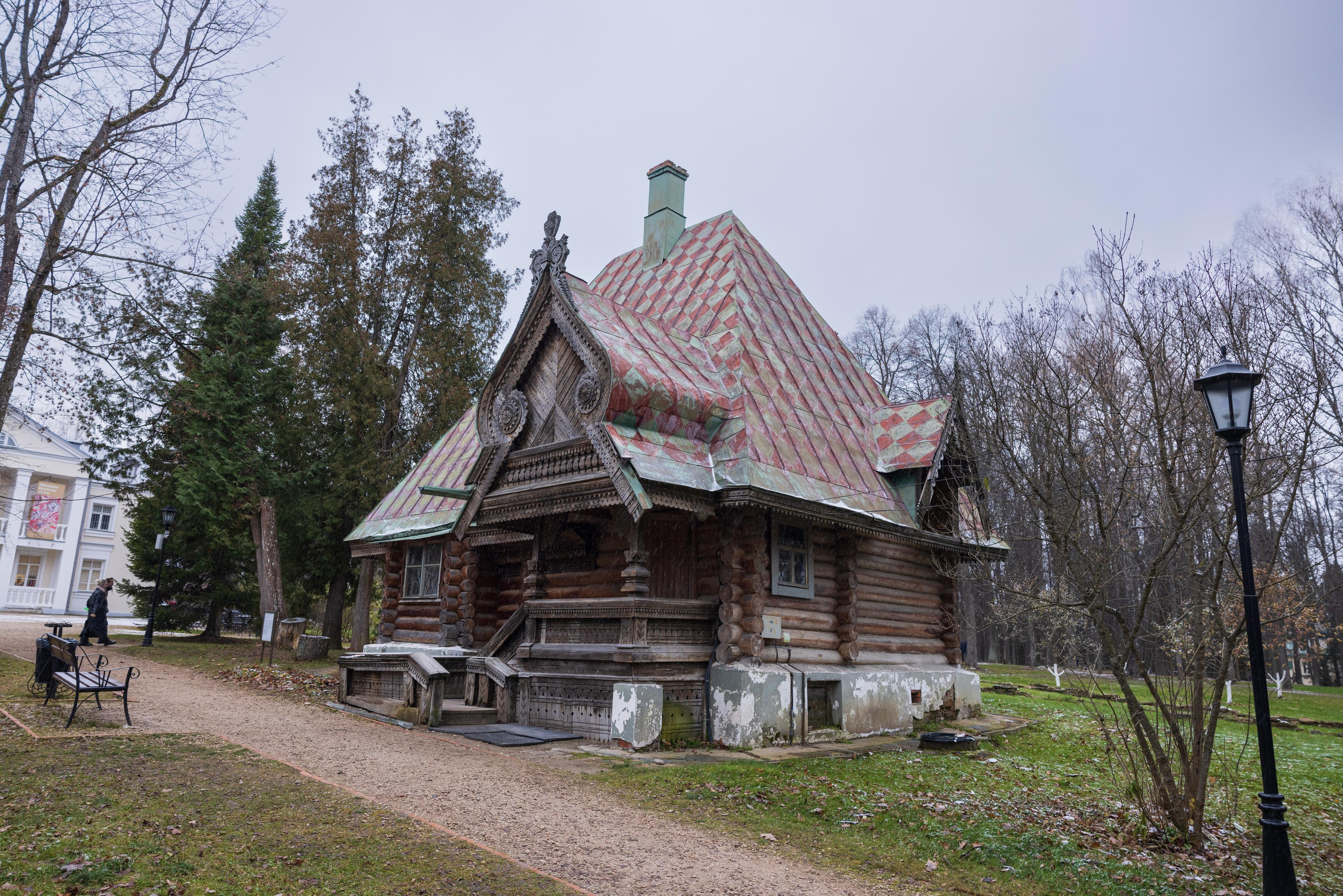 Баня-теремок в усадьбе Абрамцево