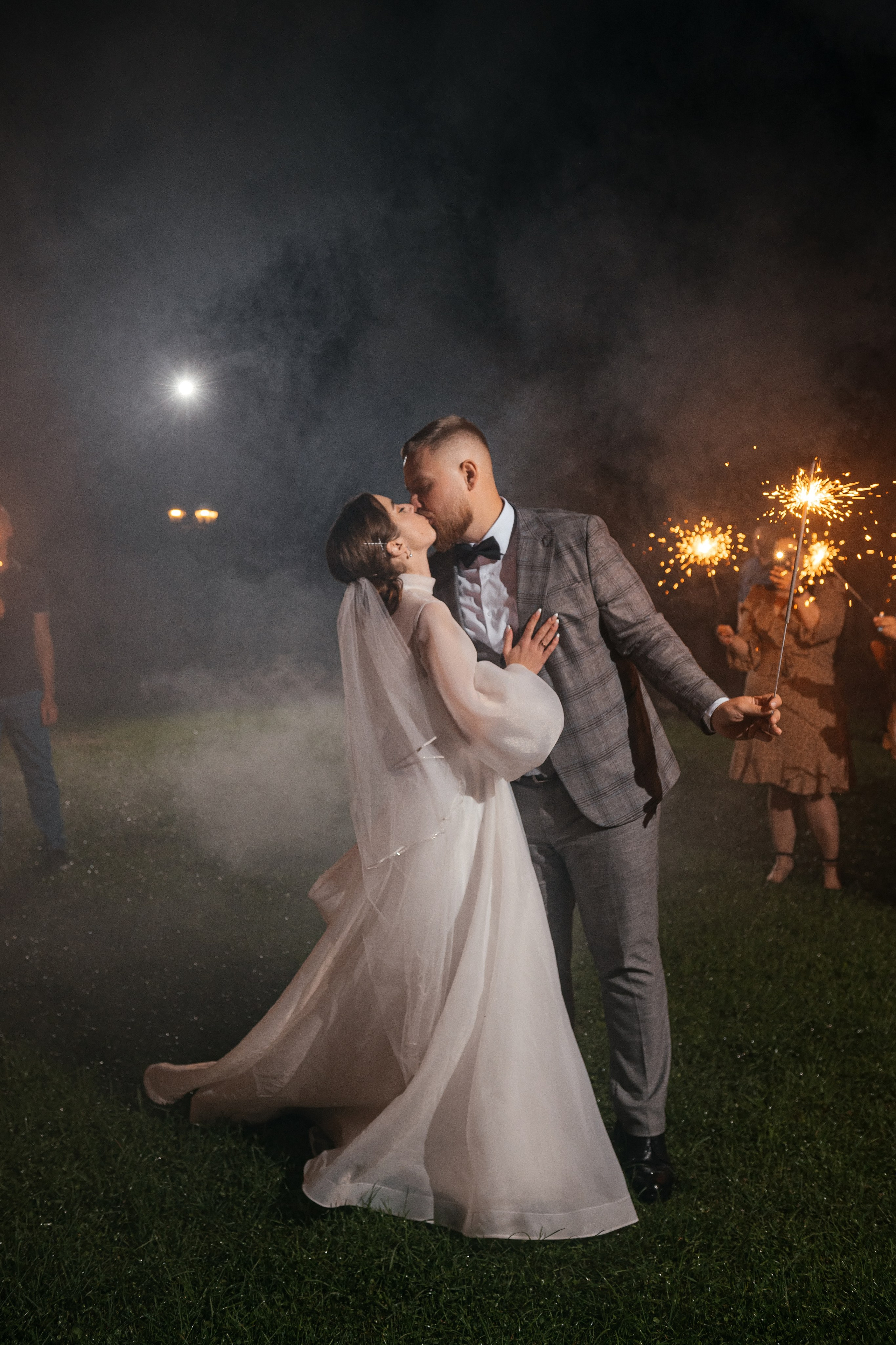 Дождик свадьбе не помеха! Гребнево, Барин. Свадебный и семейный фотограф Виктория Носачёва. Щелково, Москва и МО