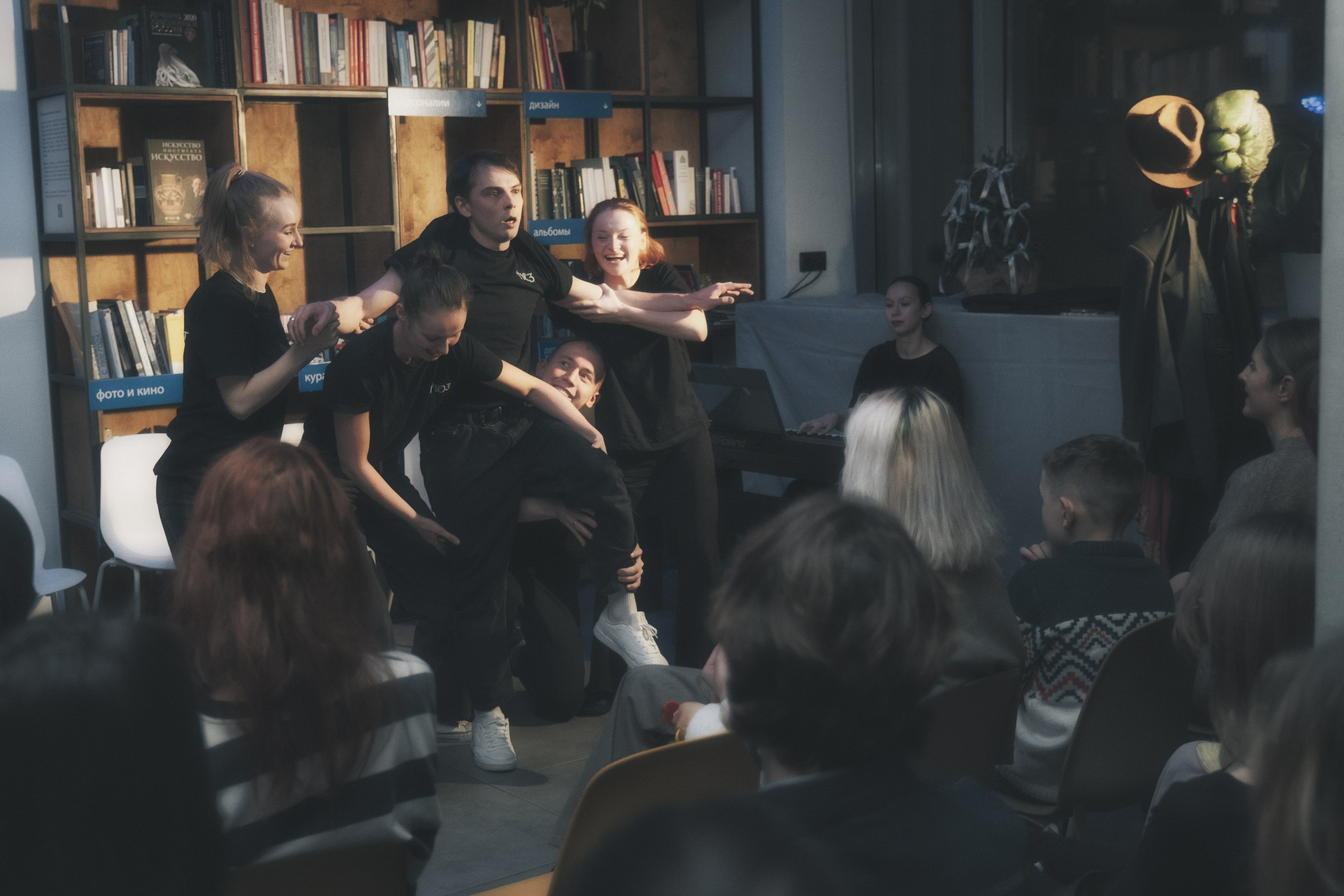 «ПОКА ДЛИТСЯ ПРАЗДНИК» — ОТКРЫТИЕ ВЫСТАВКИ. Главная