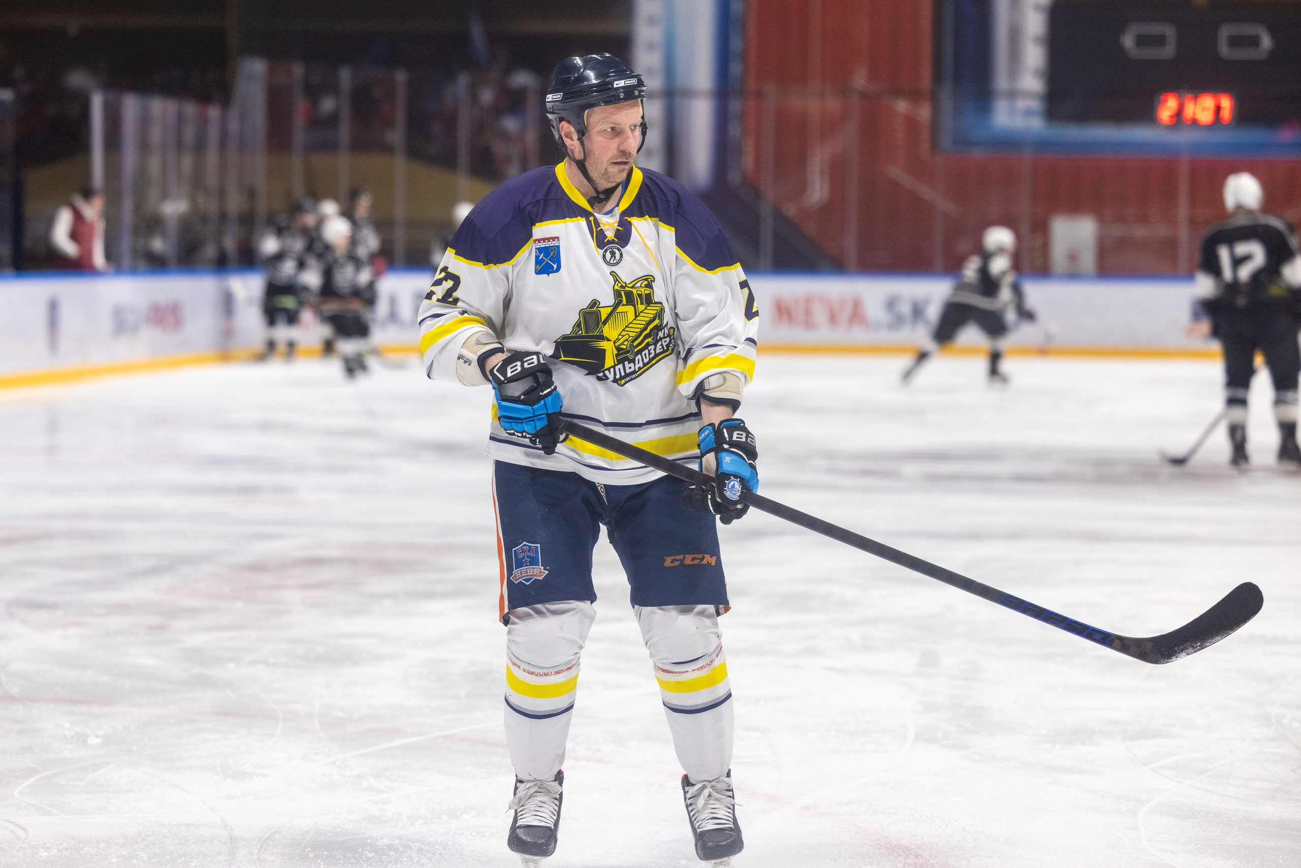 Бульдозер vs. LR-строй. Фотограф Александр Заломаев