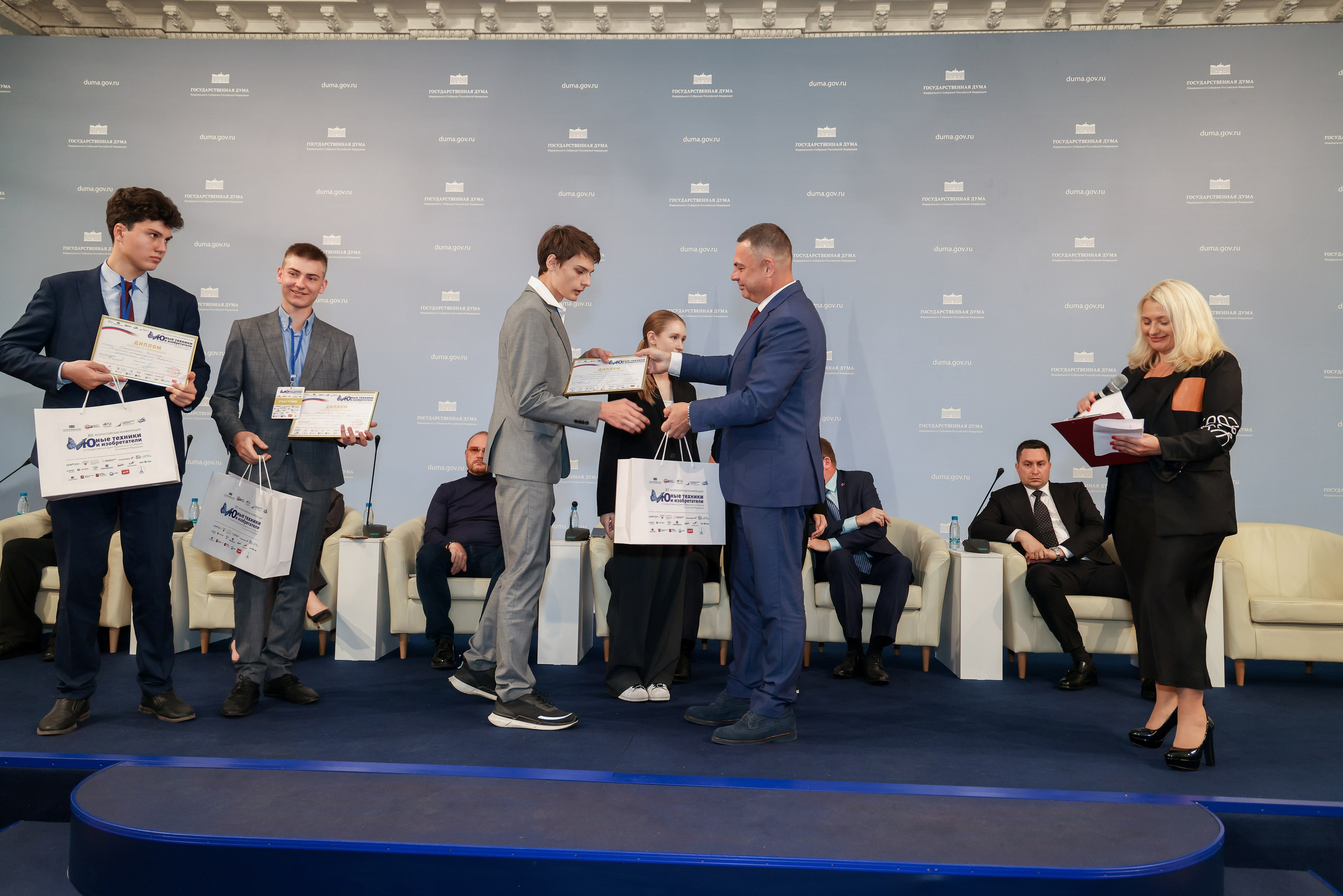 Государственная дума «Юные техники и Изобретатели». Фотограф Антон Чупринин