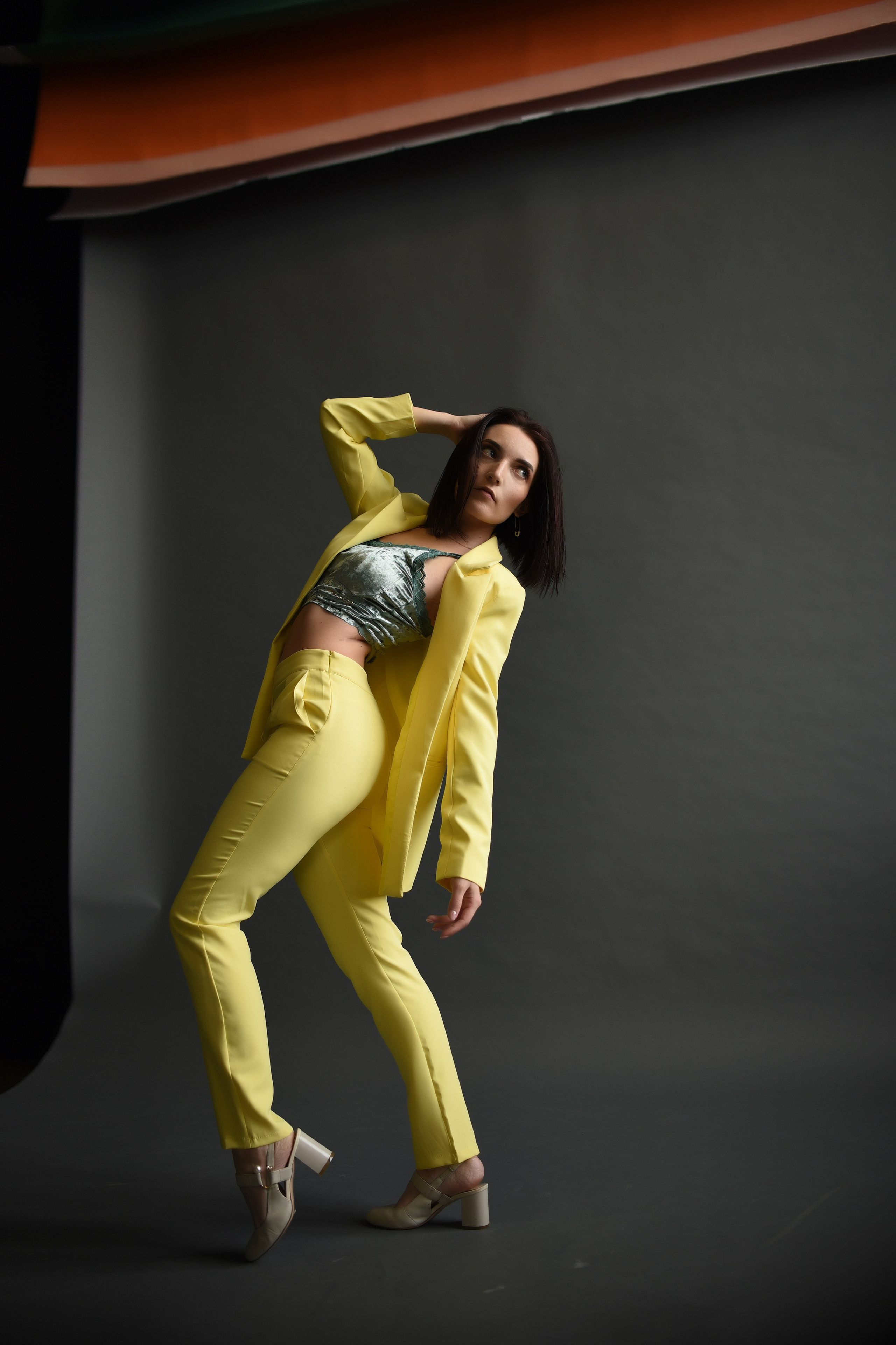 Индивидуальная студийная. Свадебный, семейный, детский, контент фотограф в Омске Максим Ильин