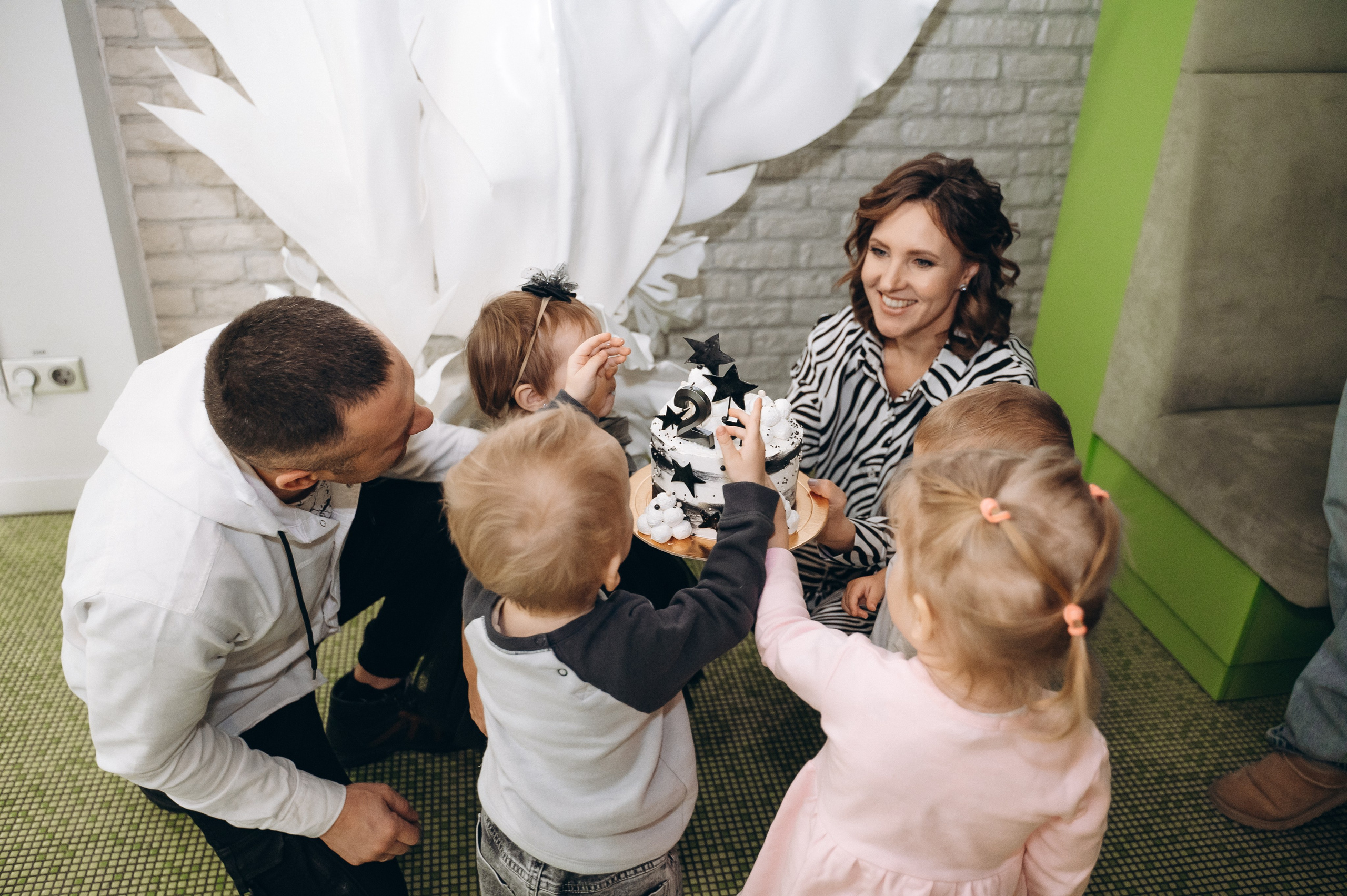 Анечке 2 года (MIA FAMILIA семейное кафе). Семейный фотограф в Минске Дарья Дреко