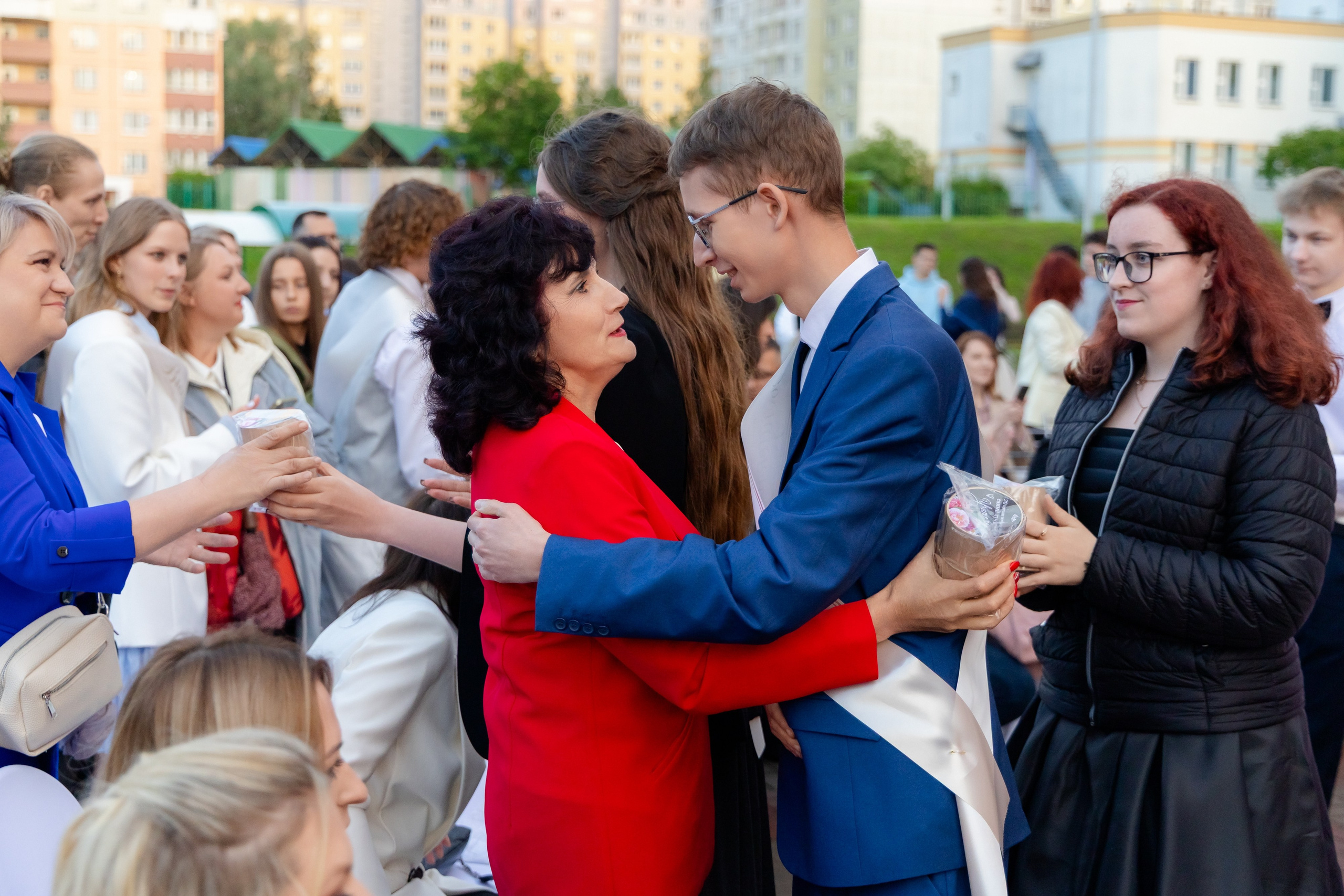 Школьный выпускной 2025 год в Минске, Беларуси. Свадебный фотограф в Минске/Беларуси Сергей Спиридонов