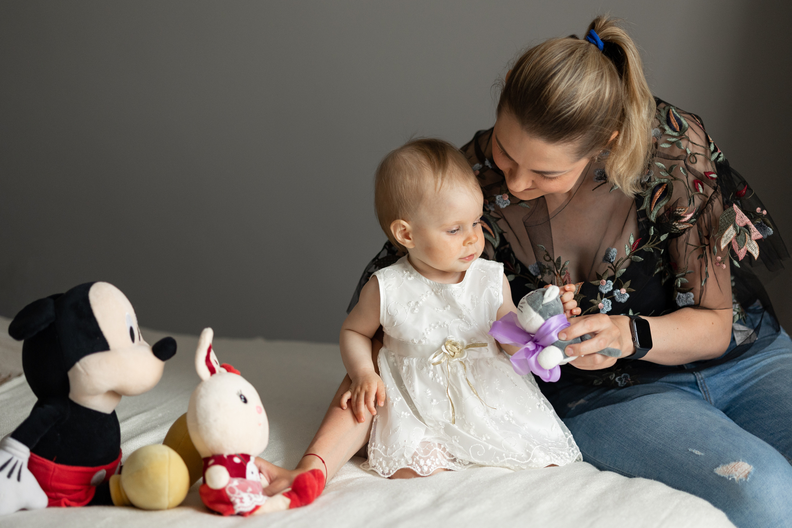 Фотосессия материнства. Лиза и Алиса