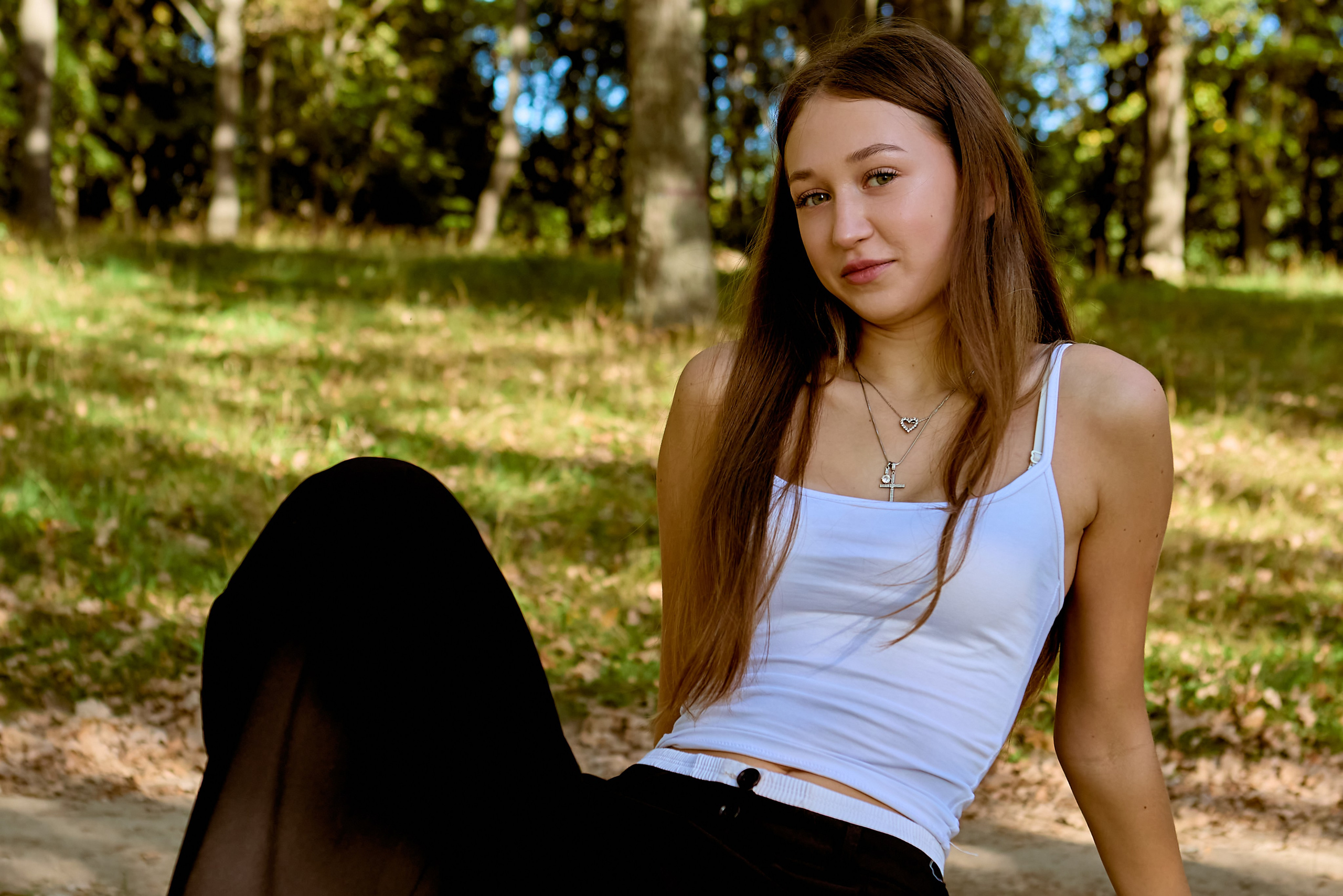 Портрет девушки во время прогулки в дубовой роще Дзержинск