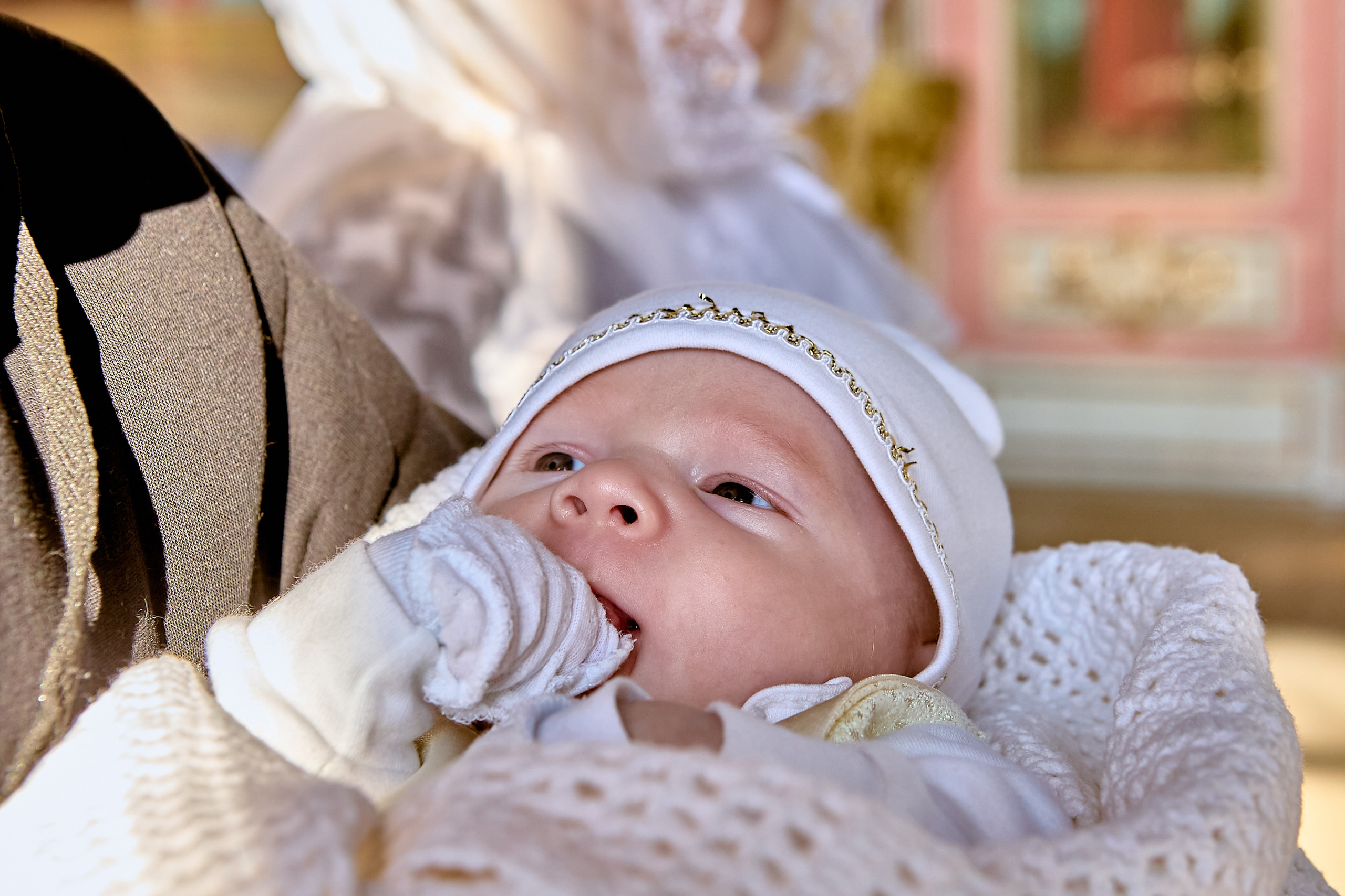 Лик ребёнка в храме, Православный портретный фотограф г. Дзержинск