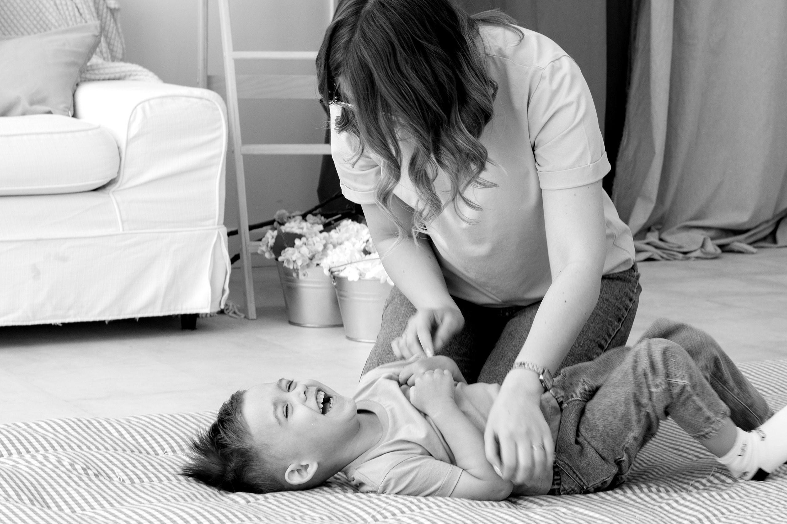 Семейная фотосессия в студии (Михаил, Крестина и Макар). Женский фотограф в Орске Новотроицке Динара Долганова