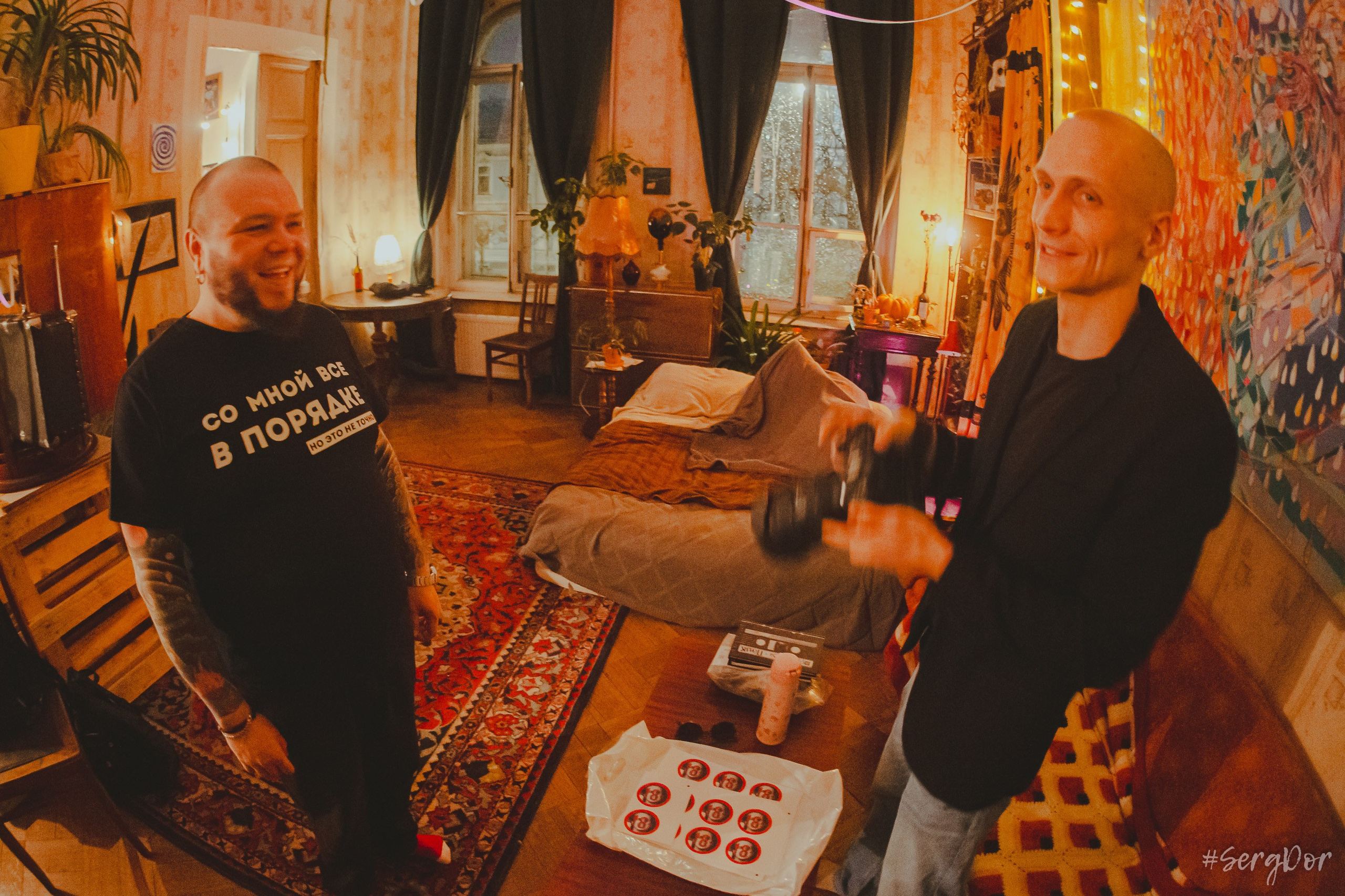 Рома Гонза, Ваня Пинженин, Квартирник у Мищенко, поэты, стихи, совершеннолетие, Санкт-Петербург, Питер, 16.11.2024, SergDor, 16 ноября 2024 года, #SergDor