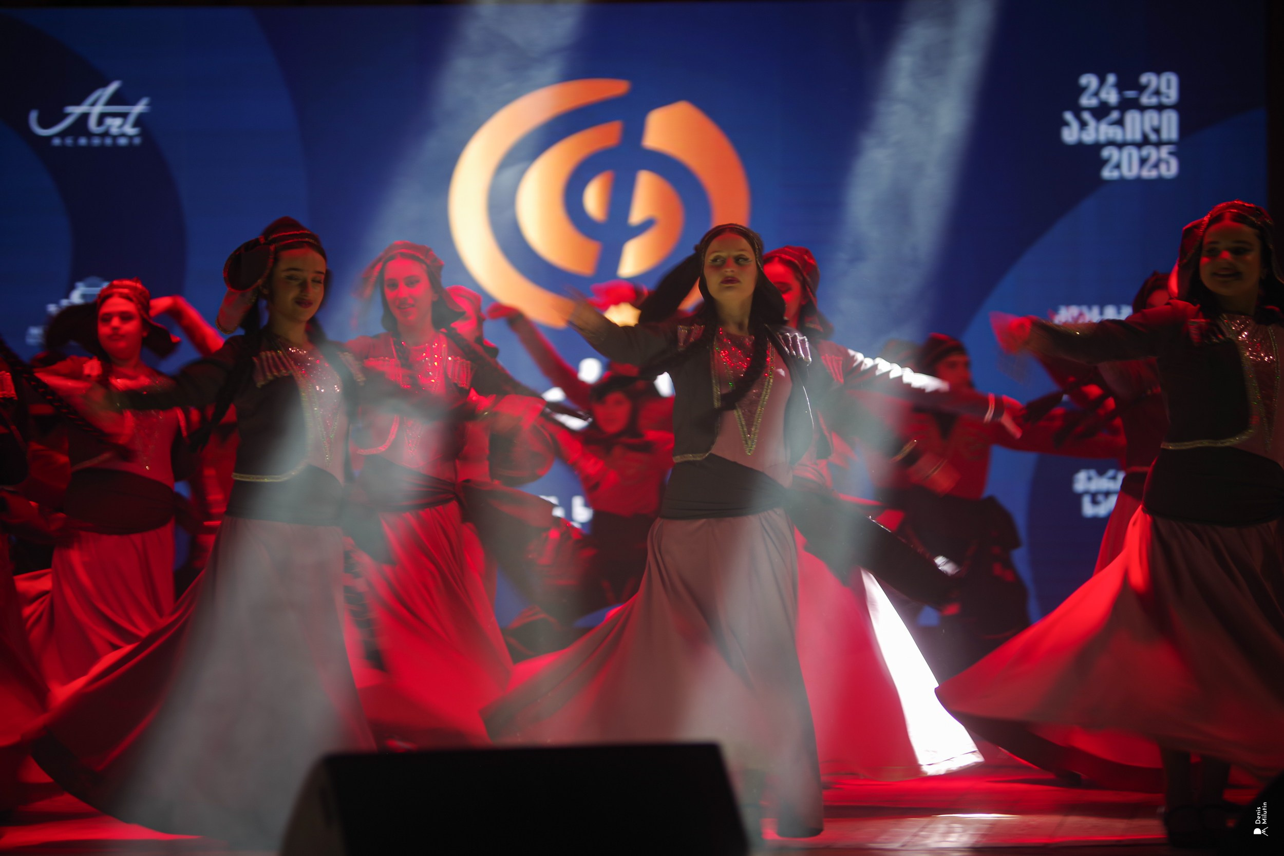 Танцы в Хоби. Портретный фотограф Денис Милютин