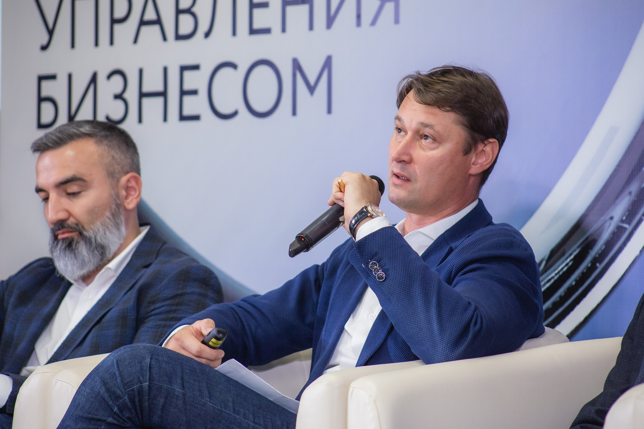 Репортаж с конференции GMC в Перми – фотографии. Репортажный фотограф в Перми Денис Голдобин