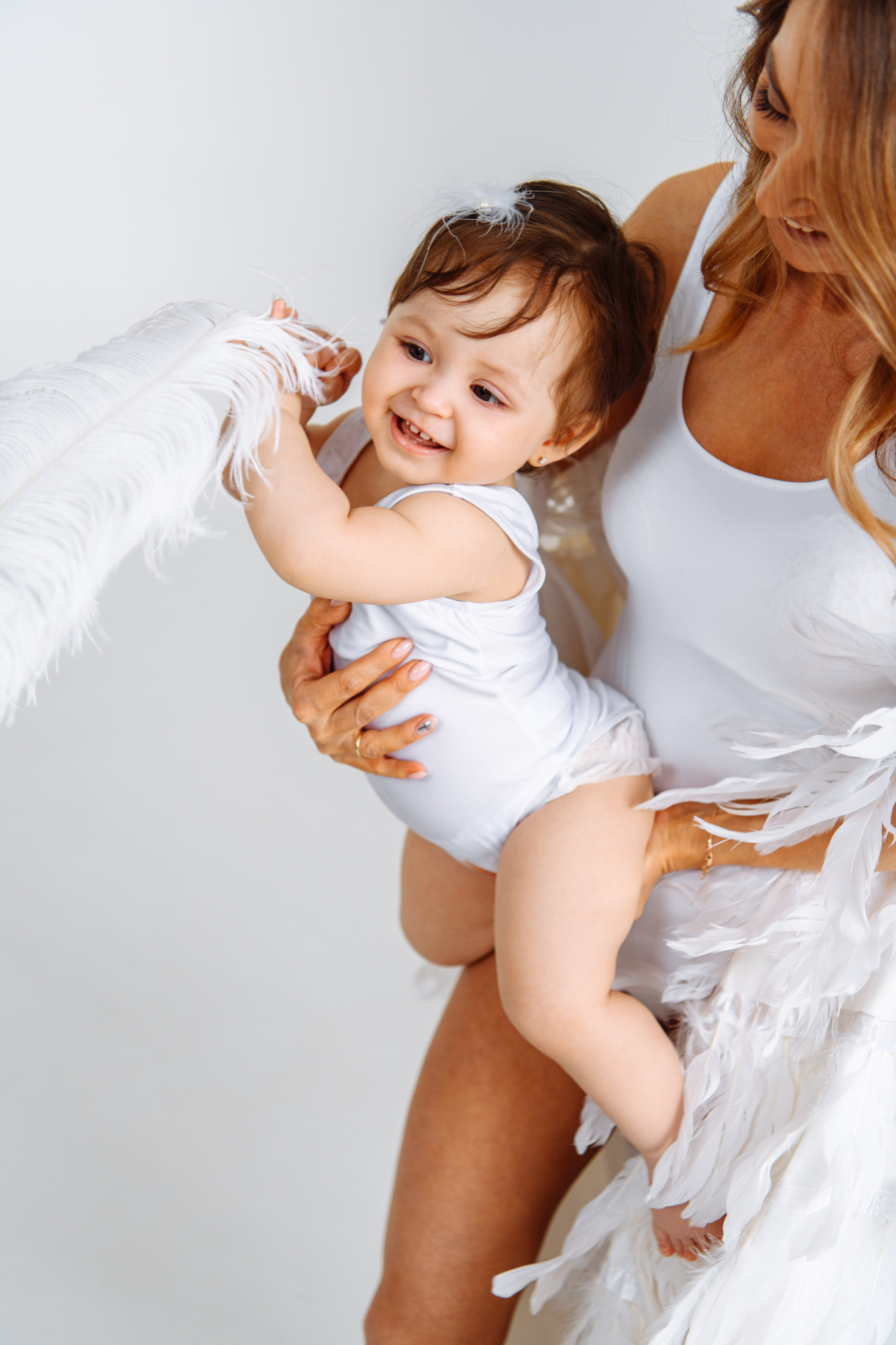 ФОТОПРОЕКТ «НЕЖНОСТЬ» 🕊🕊 в белом зале. Свадебный и семейный фотограф в Уфе | Винс Константин | Фотопроекты