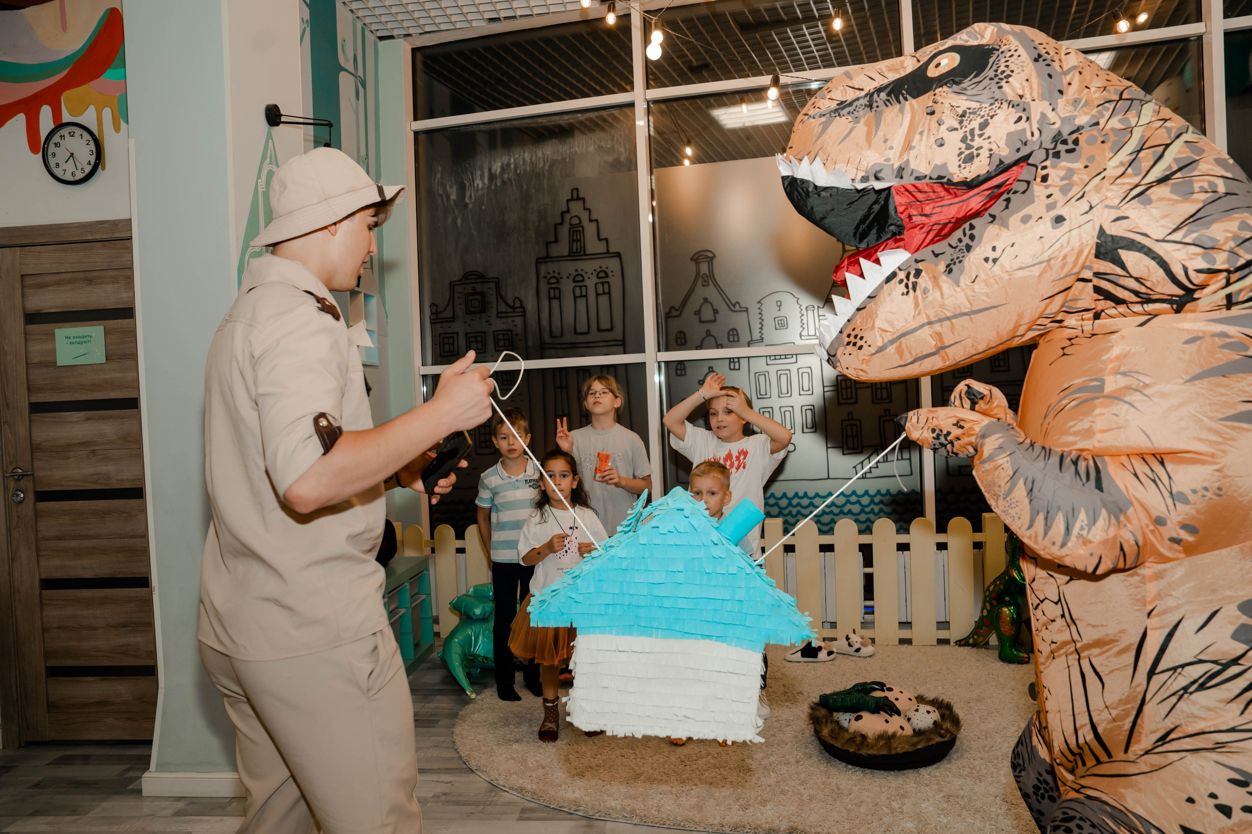 Грозный Тирекс. Крамер Юлиана детский и семейный фотограф