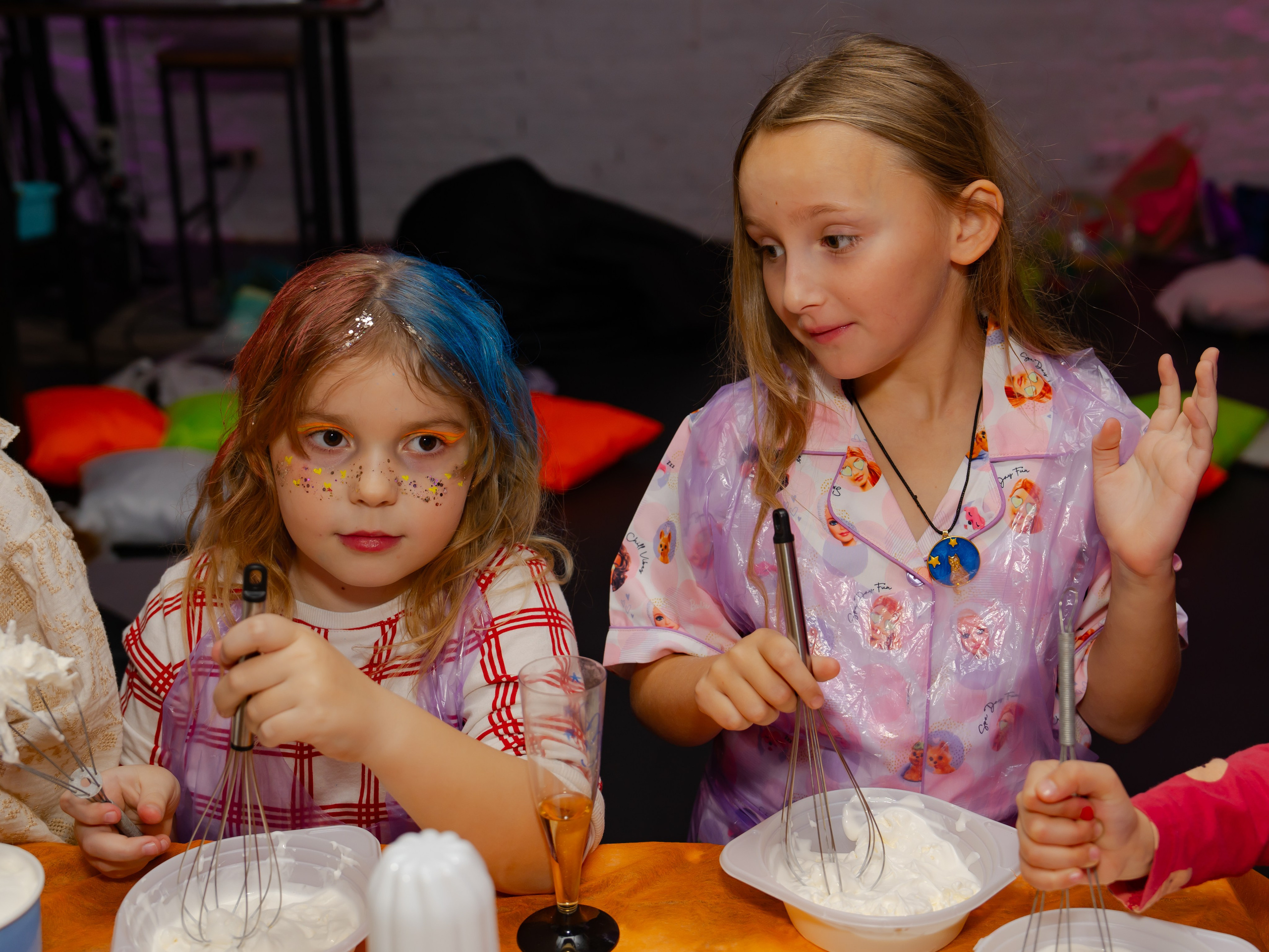 Битва подушками. Крамер Юлиана детский и семейный фотограф