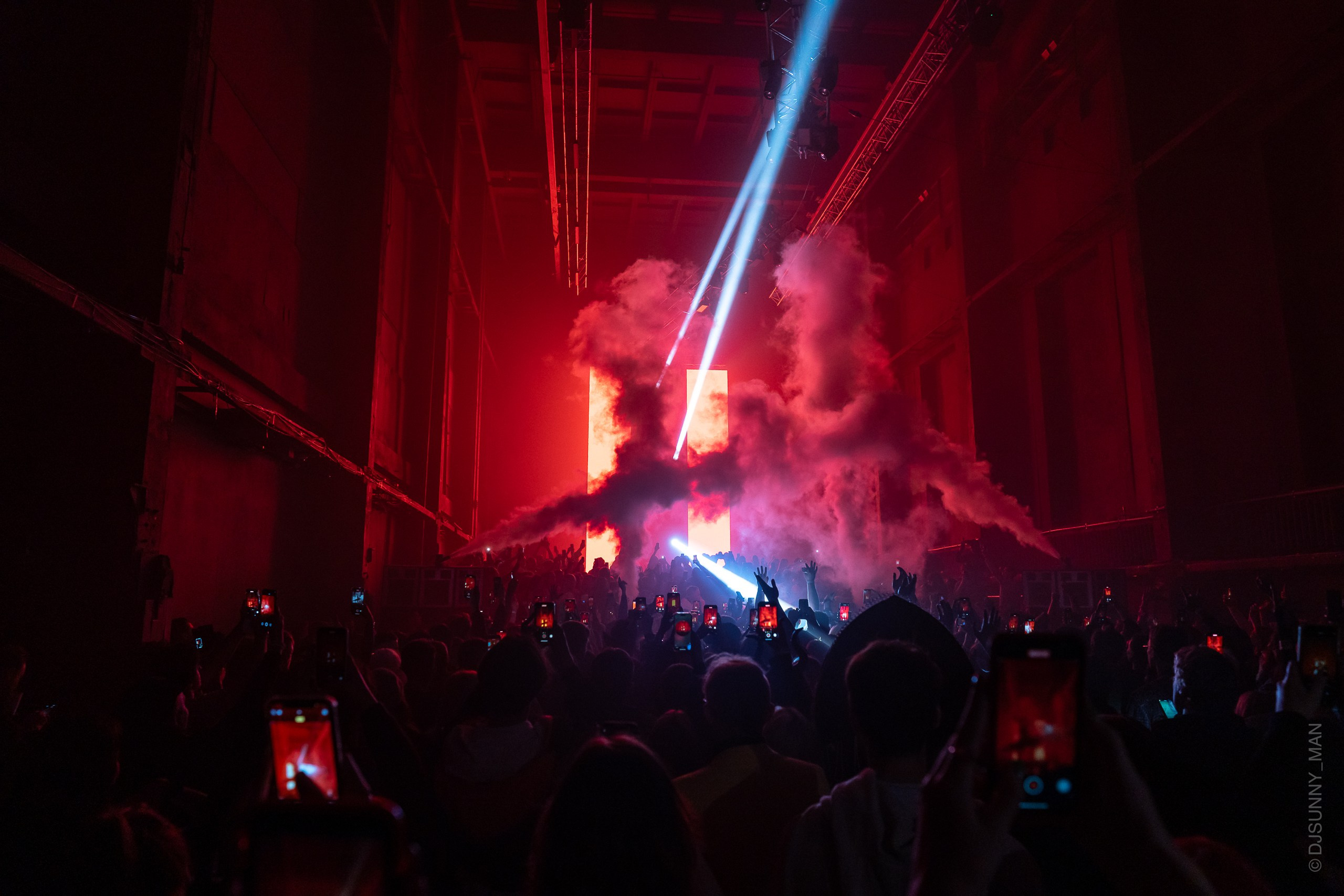 Metro Gorkovskaya ЦЕХ. Sunnyman