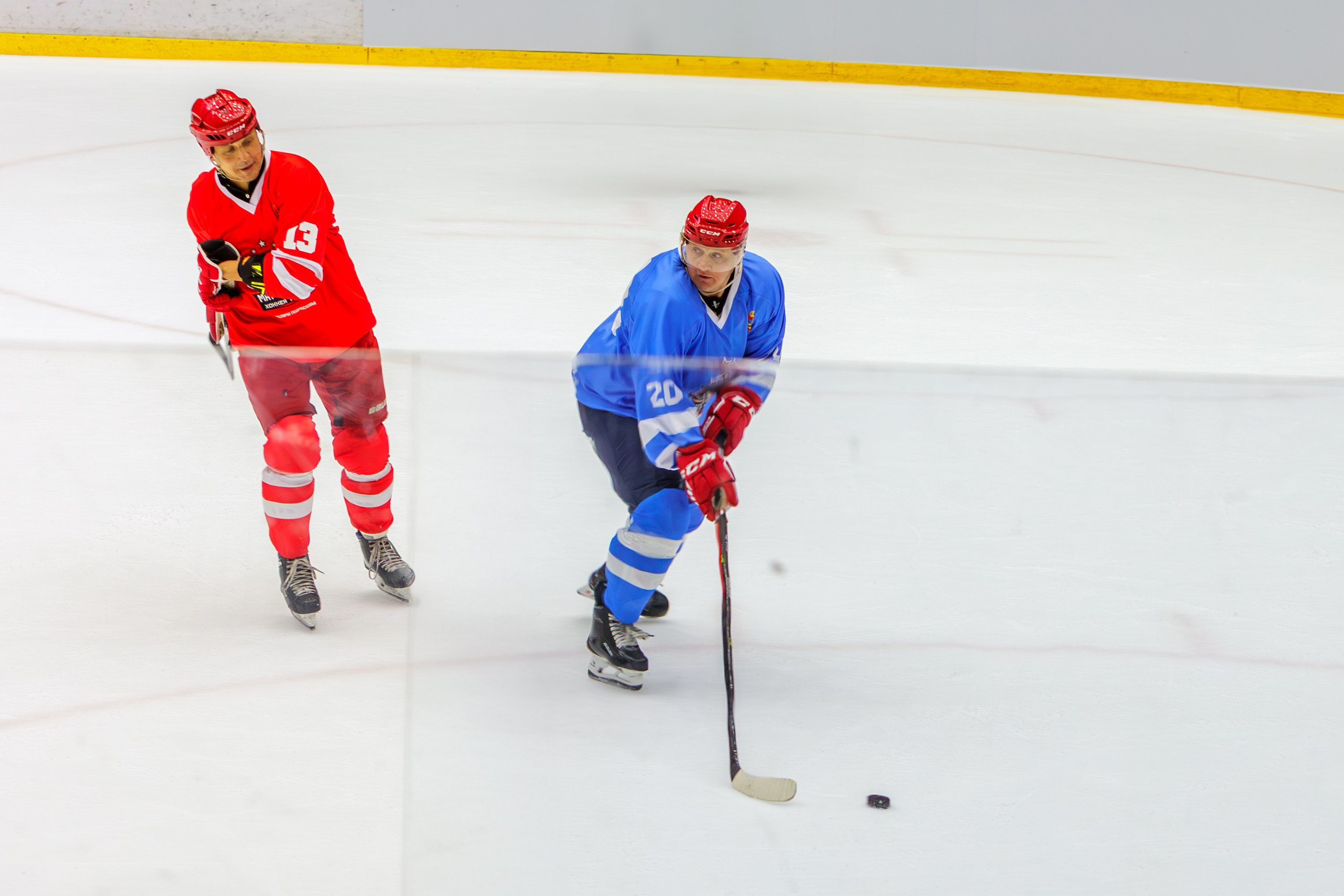 Первый матч Легенд в 2025 году. Выпускные альбомы и школьный фотограф в Подольске, Троицке, Щербинке, Москве и Московской области