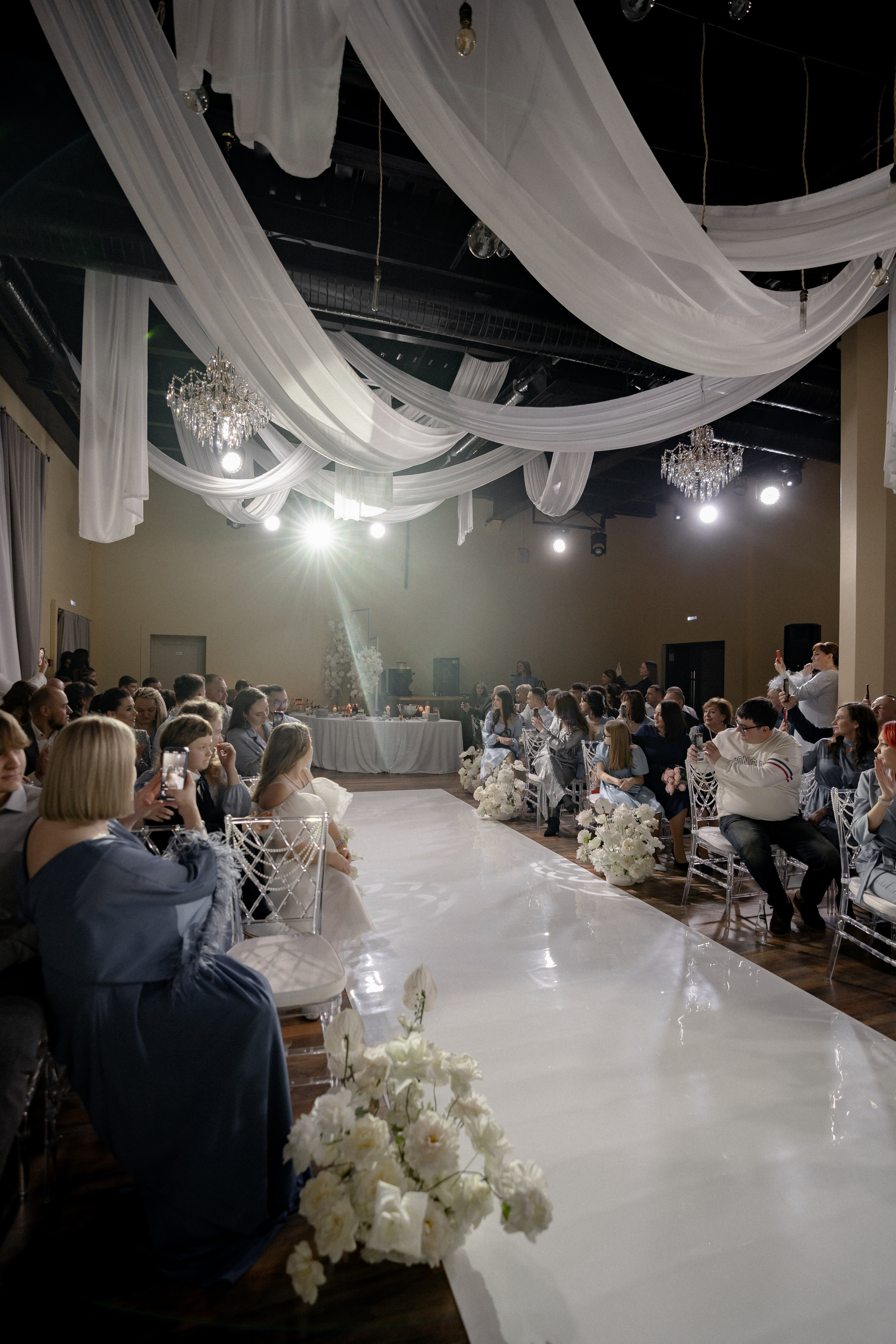 СВАДЕБНАЯ СЬЕМКА СБОРОВ В ОТЕЛЕ И ВЫЕЗД НА ЦЕРЕМОНИЮ (СНЯТО В СИБИРЕ В НИЖНЕВАРТОВСКЕ). Профессиональный фотограф, Санкт-Петербург — Виктория Богомолова