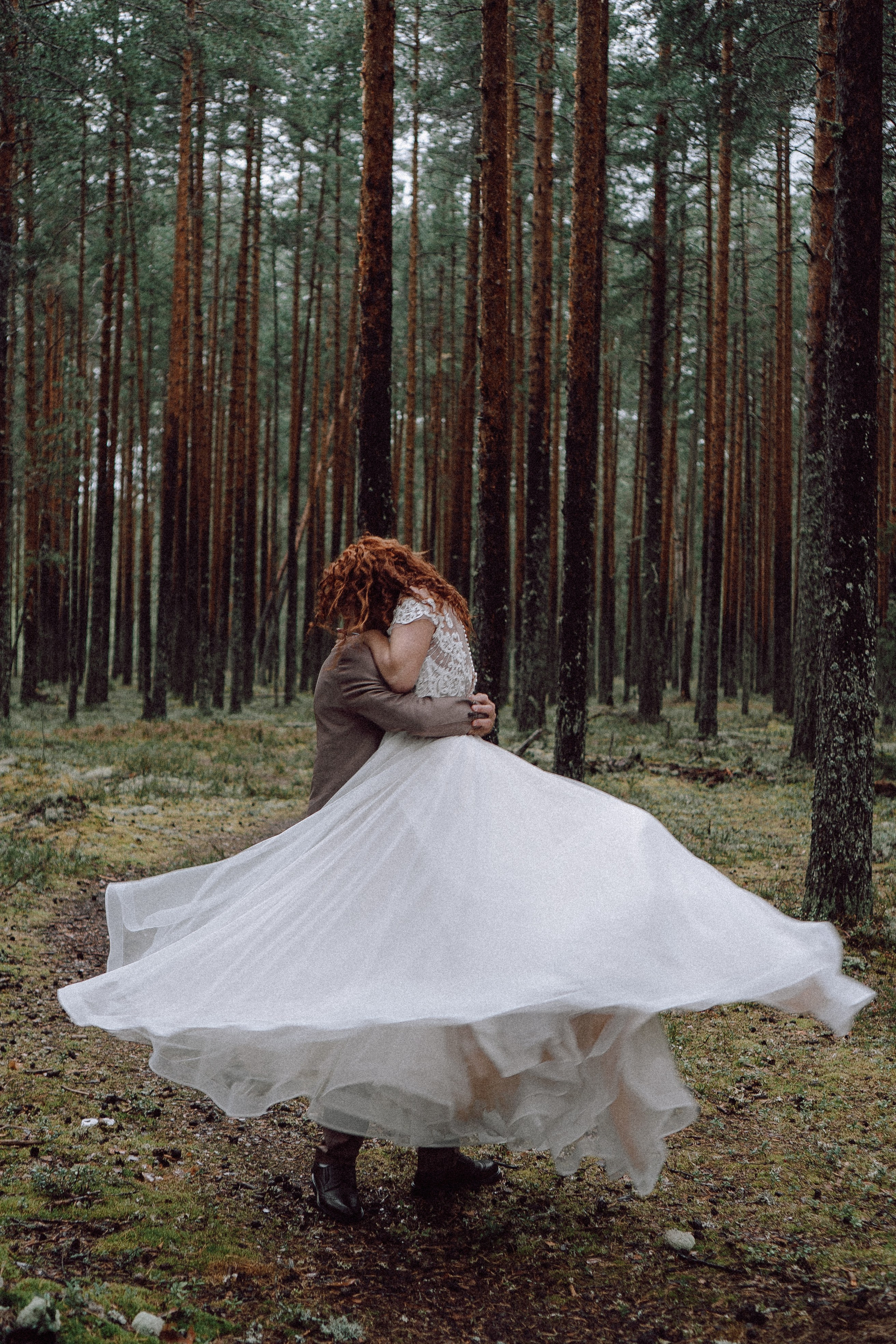 СВАДЕБНАЯ ФОТОСЕССИИЯ ПАРЫ В ГОРОДЕ ПРИОЗЕРСК В СОСНОВОМ ЛЕСУ И С ПИКАПОМ. Профессиональный фотограф, Санкт-Петербург — Виктория Богомолова