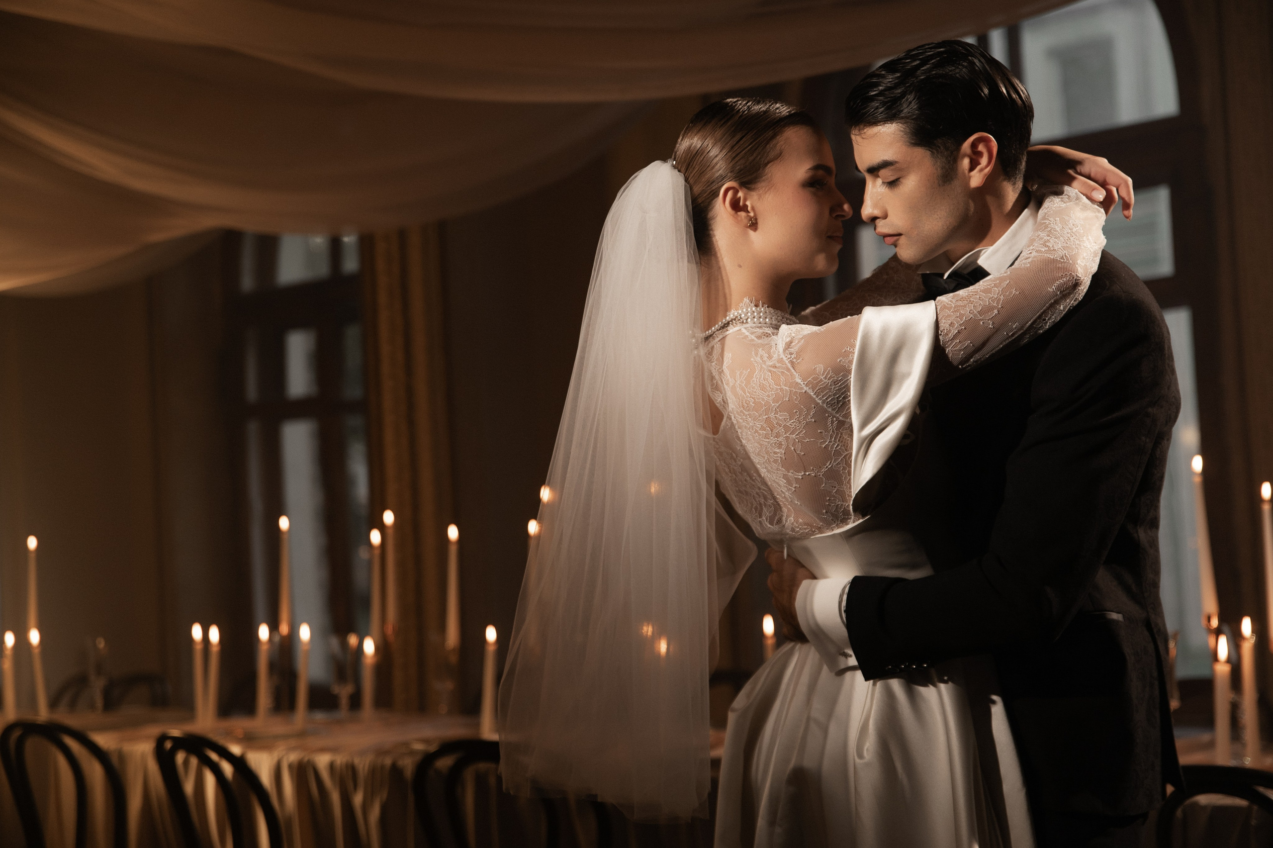 Камерный свадебный ужин при свечах в старинном особняке в фотостудии 21. Kult. Ярослава Ерина — свадебный фотограф в Москве